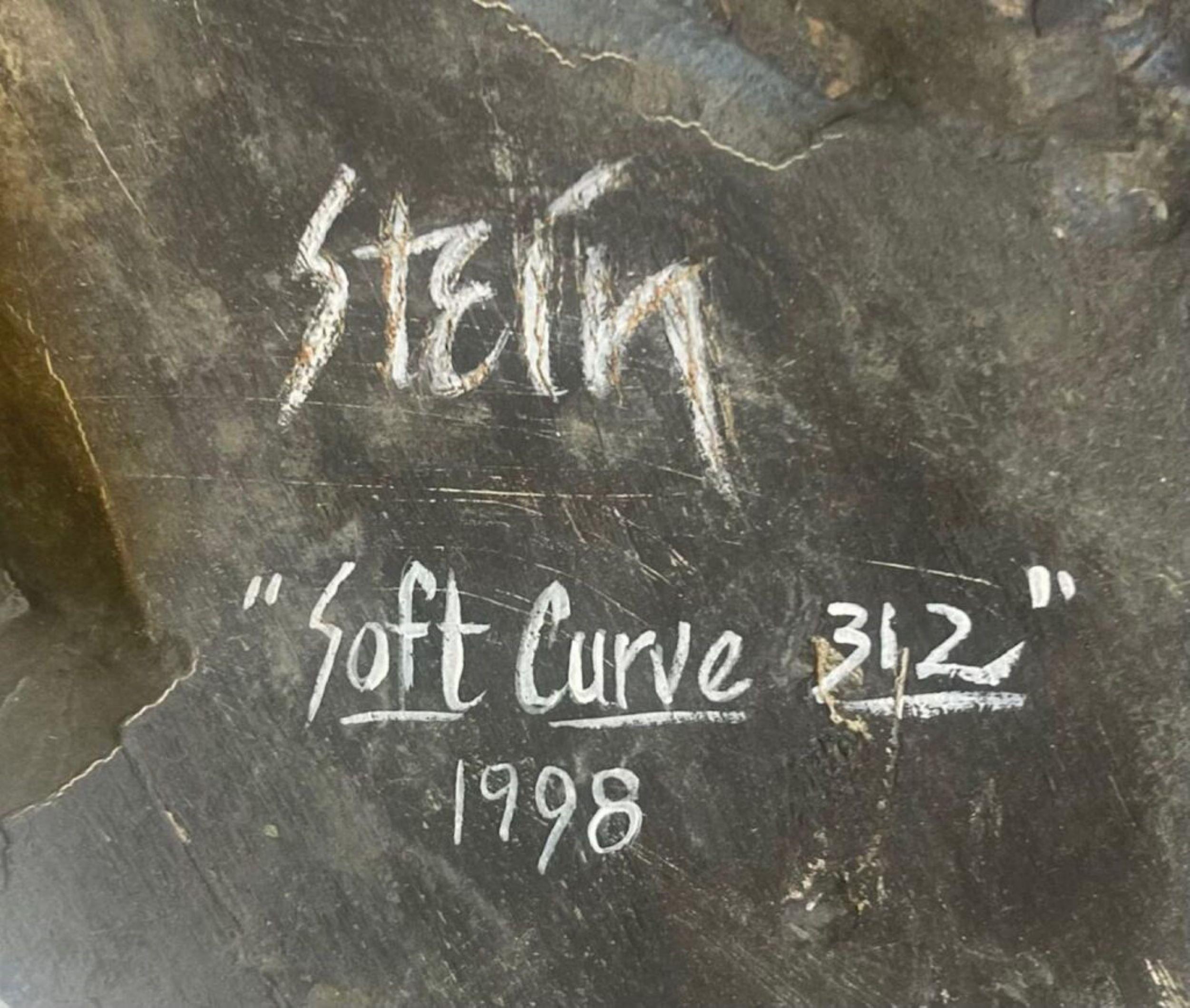 Curva suave 312, Escultura única firmada (del patrimonio del artista Will Barnet) - Sculpture de Linda Stein