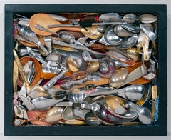 De Cuchara a Concha 891: Sólo Cucharas - Escultura de Ensamblaje Contemporáneo de Técnica Mixta