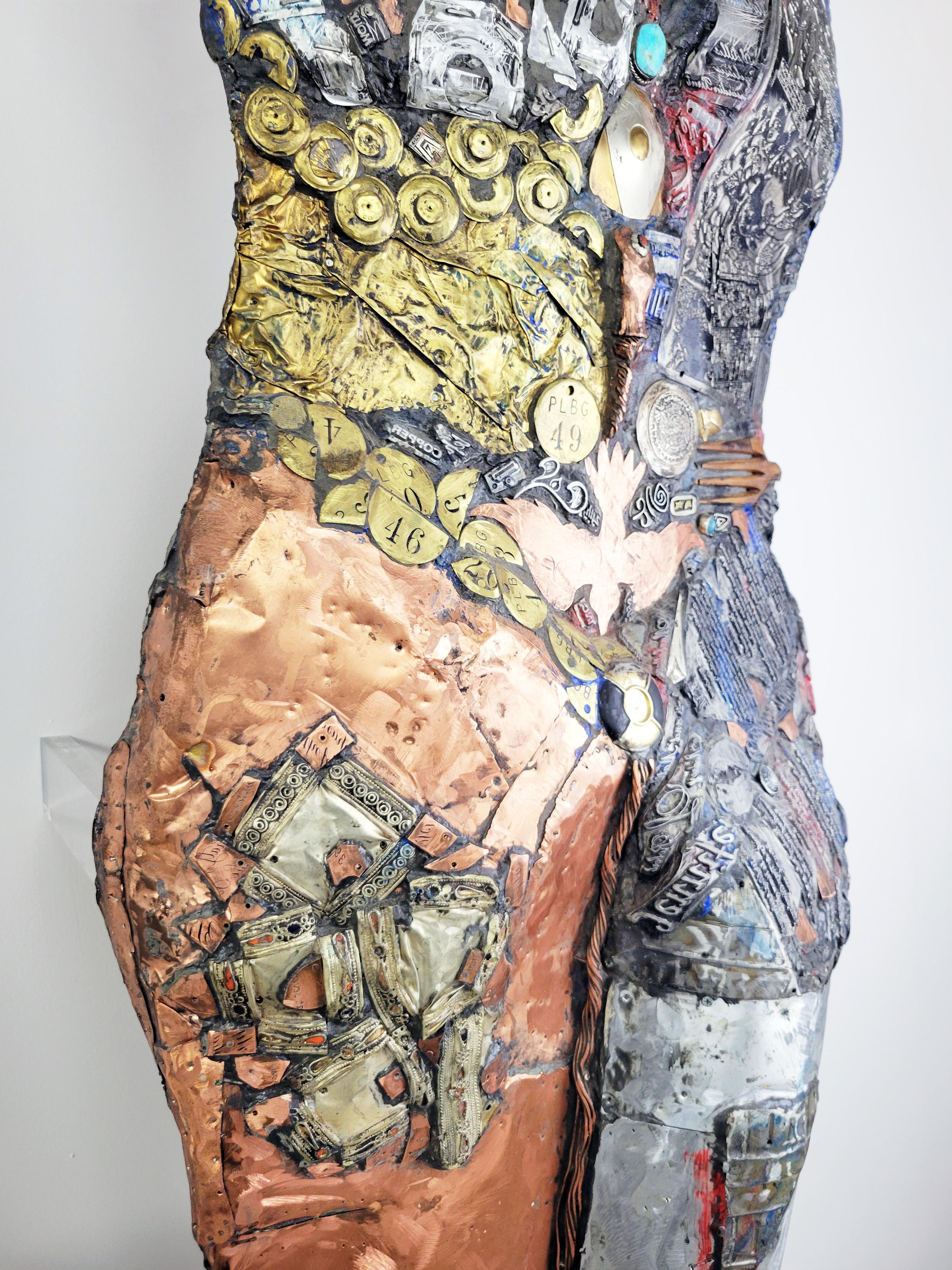 Linda Stein, Vestment 628 - Sculpture contemporaine de armure en bois et métal mélangé en vente 4