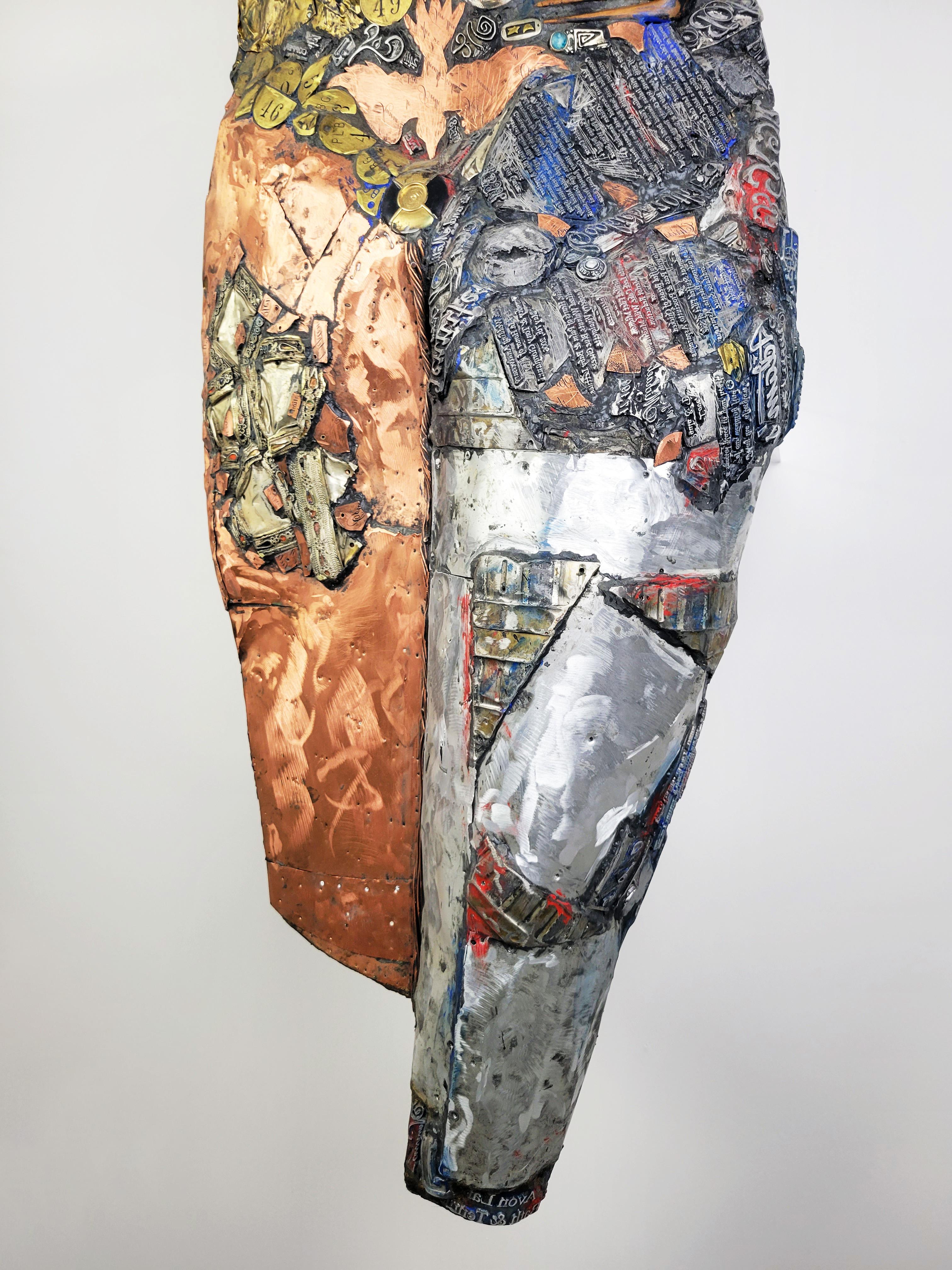 Linda Stein, Vestment 628 - Sculpture contemporaine de armure en bois et métal mélangé en vente 5