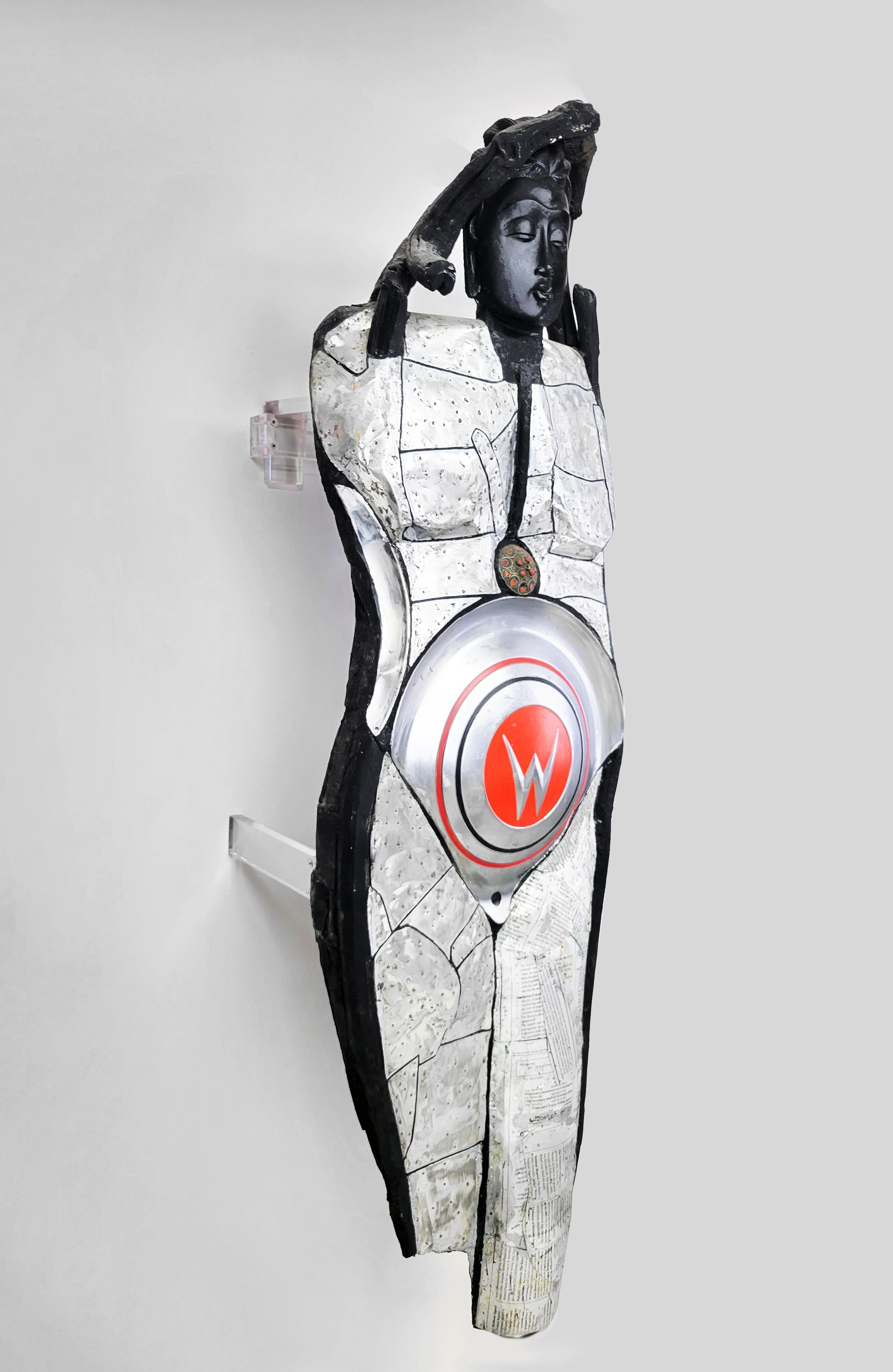Linda Stein, W 629 - Sculpture de armure contemporaine en métal noir et argent en vente 1
