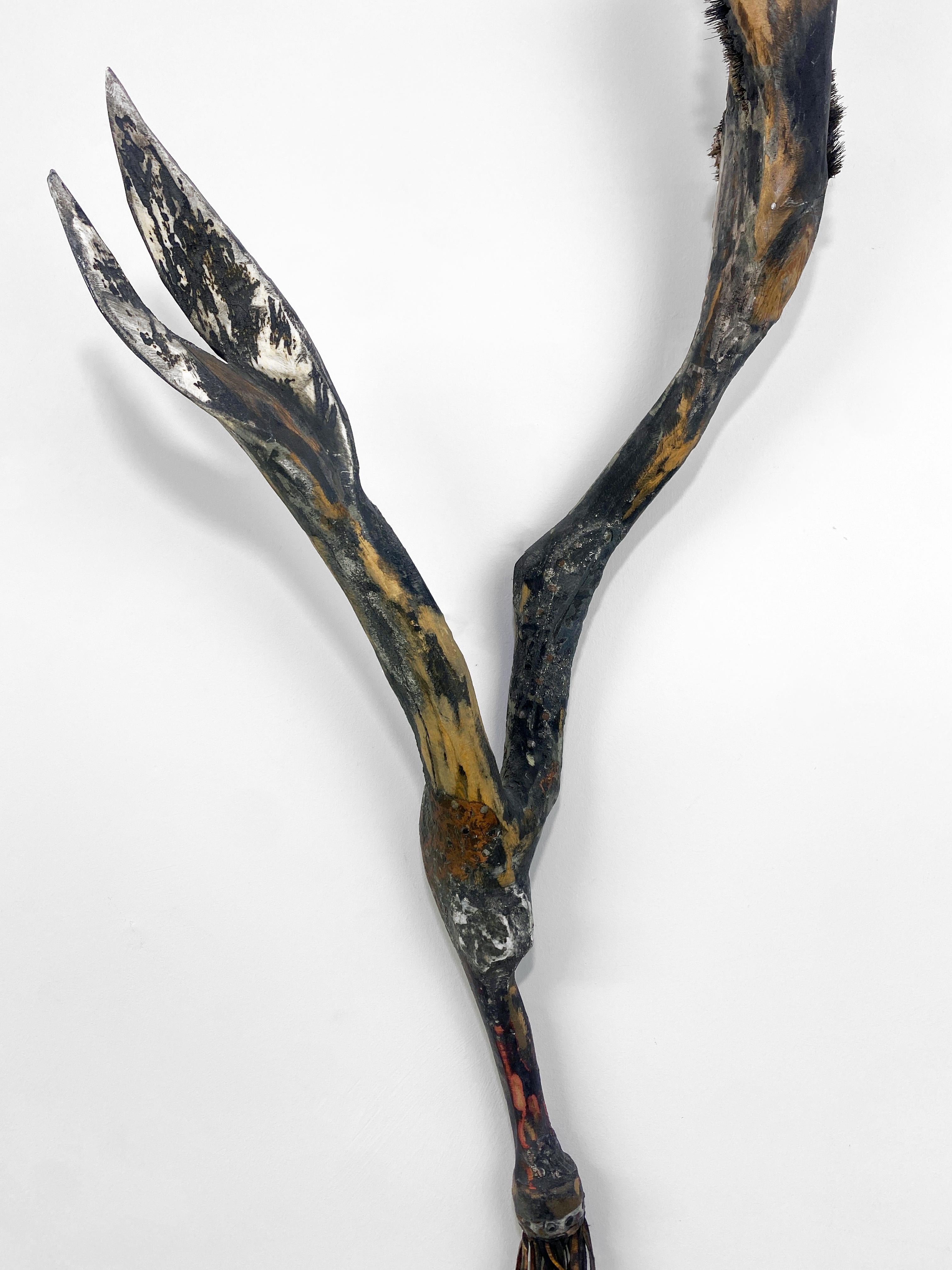 Escultura contemporánea de madera, metal y técnica mixta - Explorador 184 - Abstract Sculpture Marrón de Linda Stein