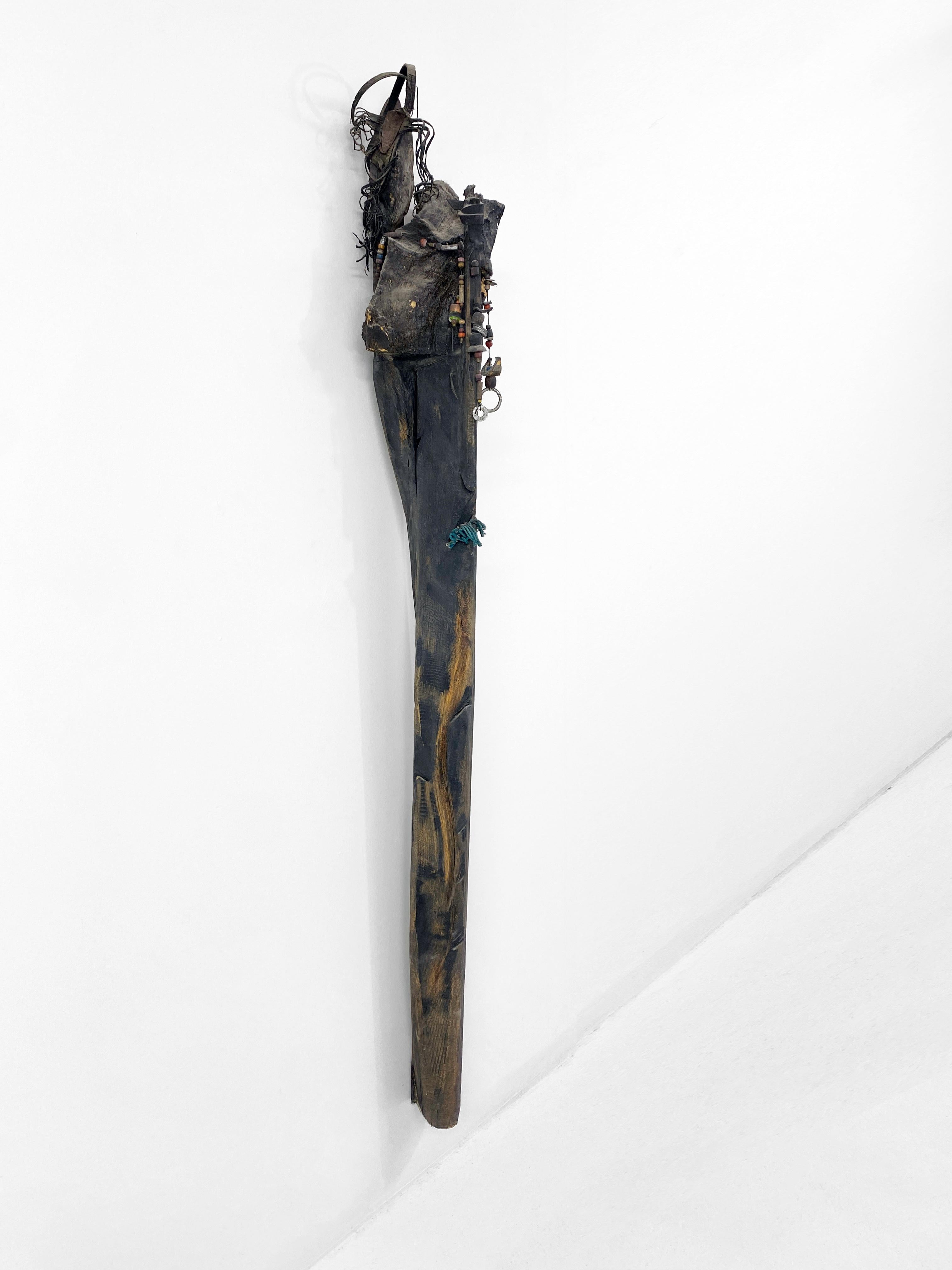 Wood, metal&wood, stone, mixed media Contemporary Sculpture - Dream Scepter 159 - Marron Abstract Sculpture par Linda Stein