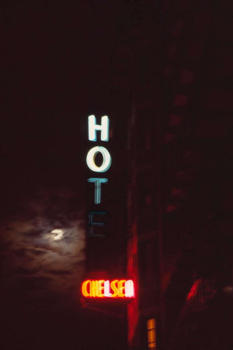 Linda Troeller Color Photograph - Hot Chelsea