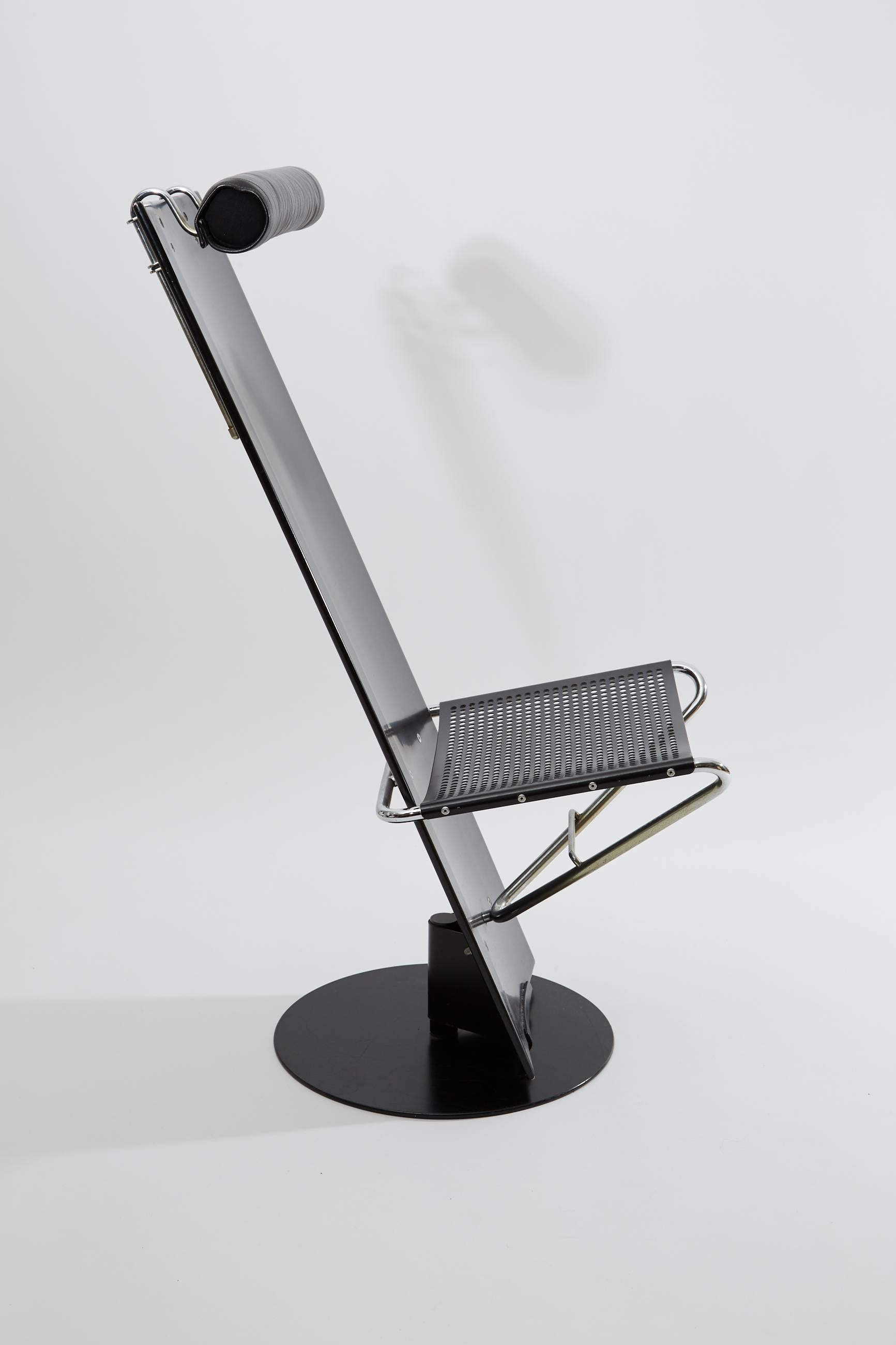 Late 20th Century Lindau Lindekrantz Lammhults Black Planka Swivel Chair in Wood Metal and Leather For Sale