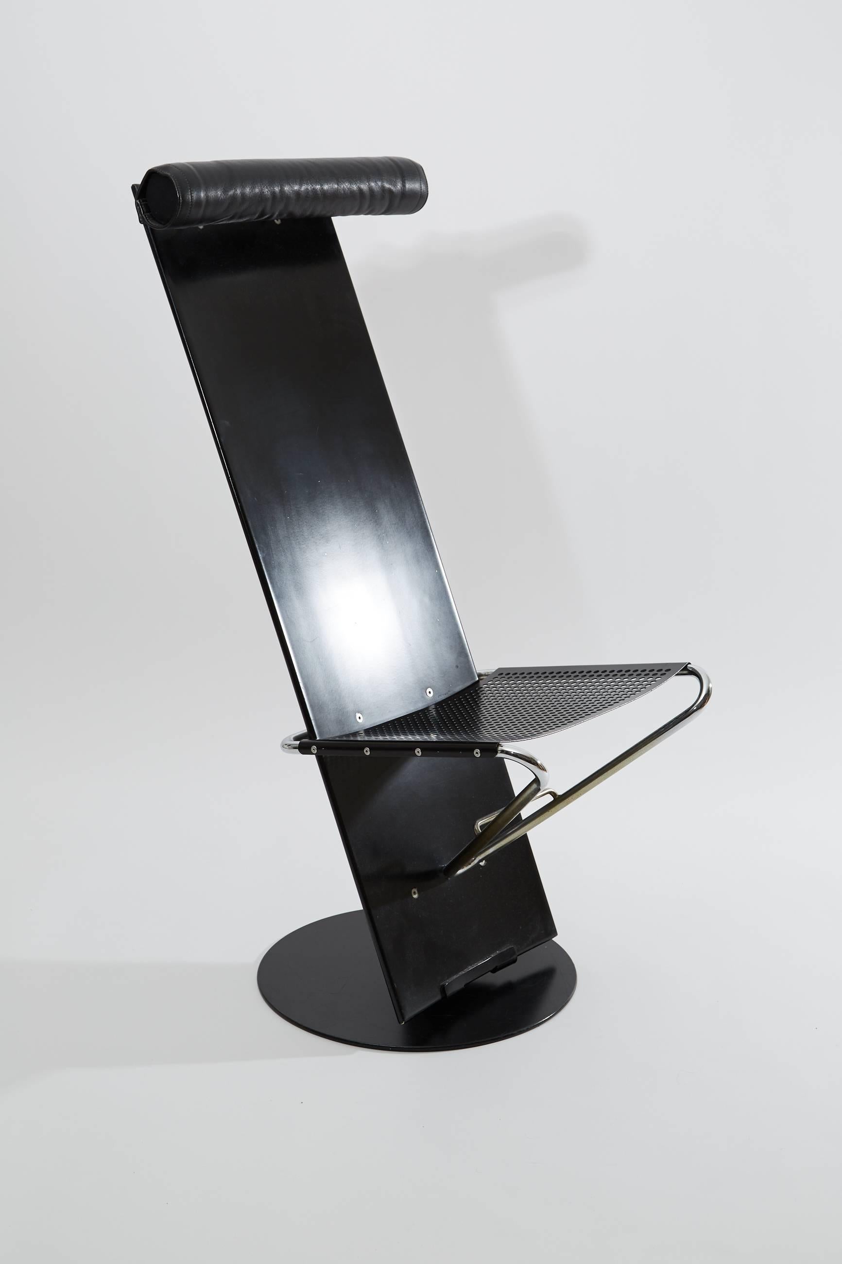 Lindau Lindekrantz Lammhults Black Planka Swivel Chair in Wood Metal and Leather For Sale 1