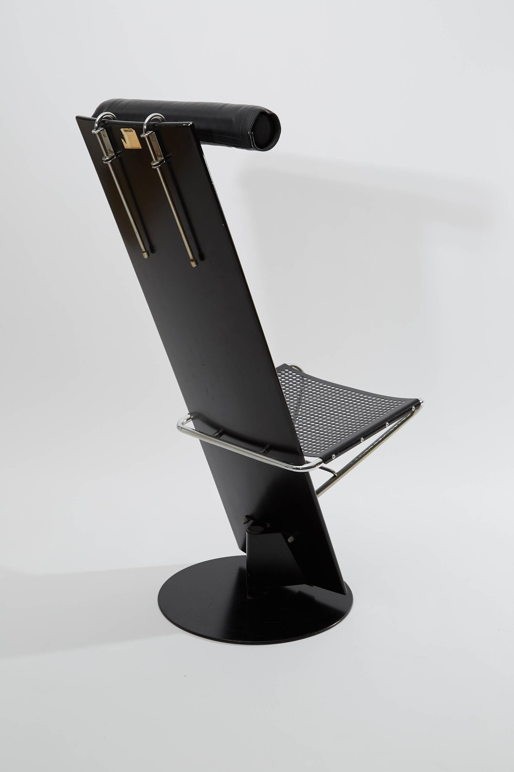 Lindau Lindekrantz Lammhults Black Planka Swivel Chair in Wood Metal and Leather For Sale 2