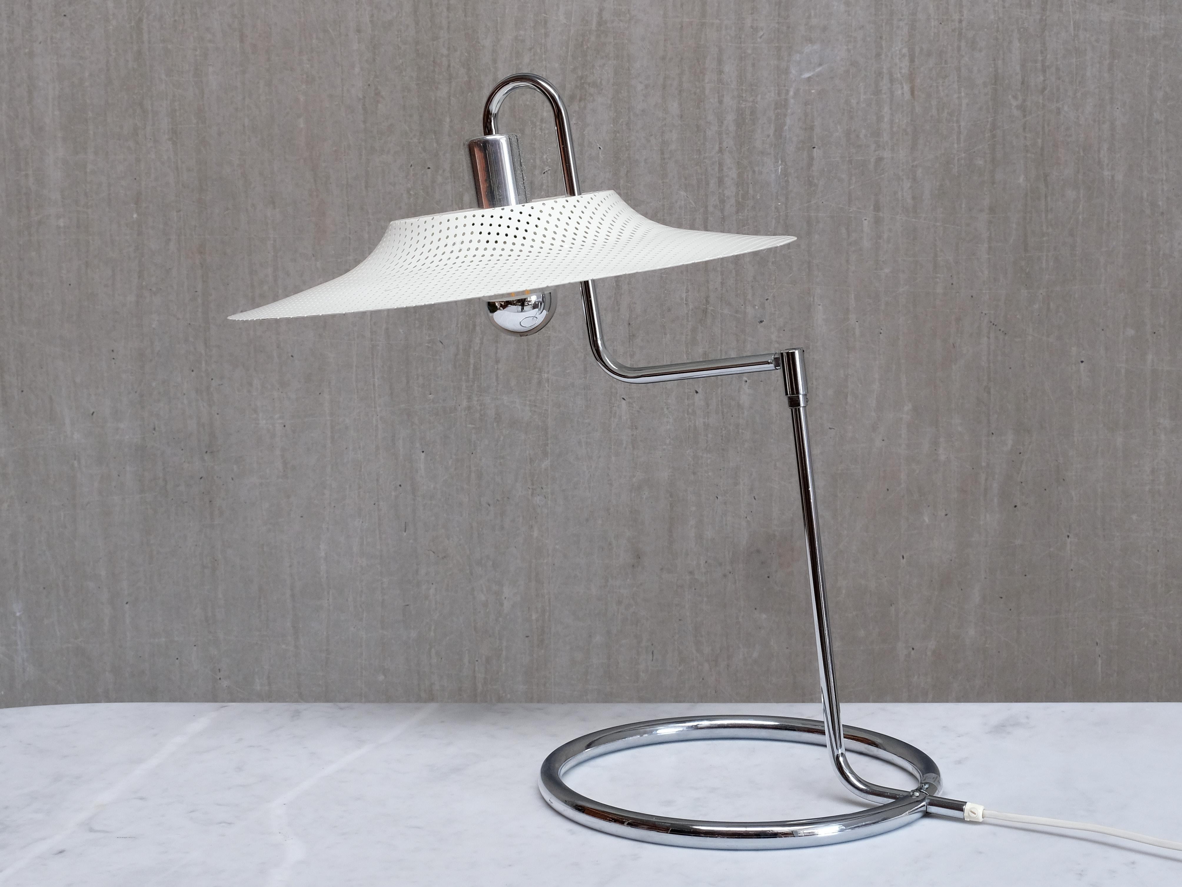 Lindau & Lindekrantz Large Table / Desk Lamp in Metal, Zero, Sweden, 1970s For Sale 1