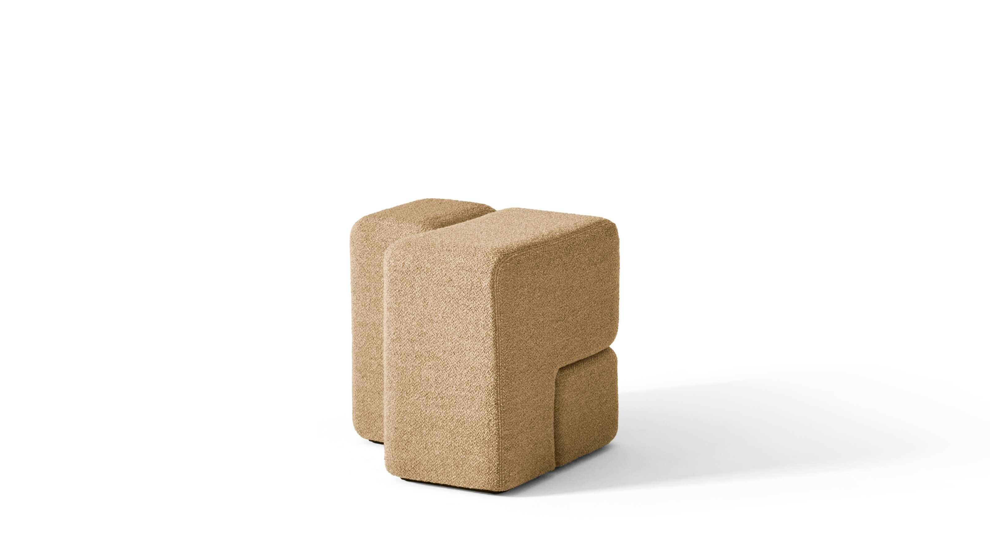 Linde Freya Tangelder Coins doux Poufs pour Cassina

Le premier projet Cassina de la designer néerlandaise Linde Freya Tangelder met l'accent sur la fonctionnalité grâce à la combinaison fraîche et dynamique de formes paddées, à utiliser comme