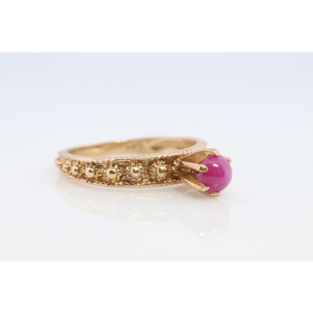 Bague solitaire Linde, rubis rose étoilé rouge. Or jaune 10 carats. en vente 4