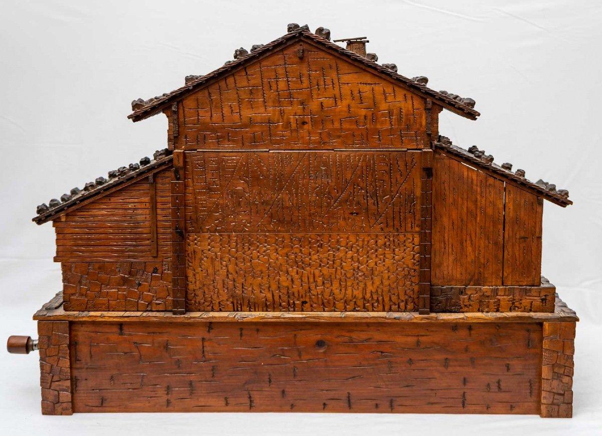 Chalet de Savoyard et résine, boîte à musique, cave à liqueur et cigares, XIXe siècle 3