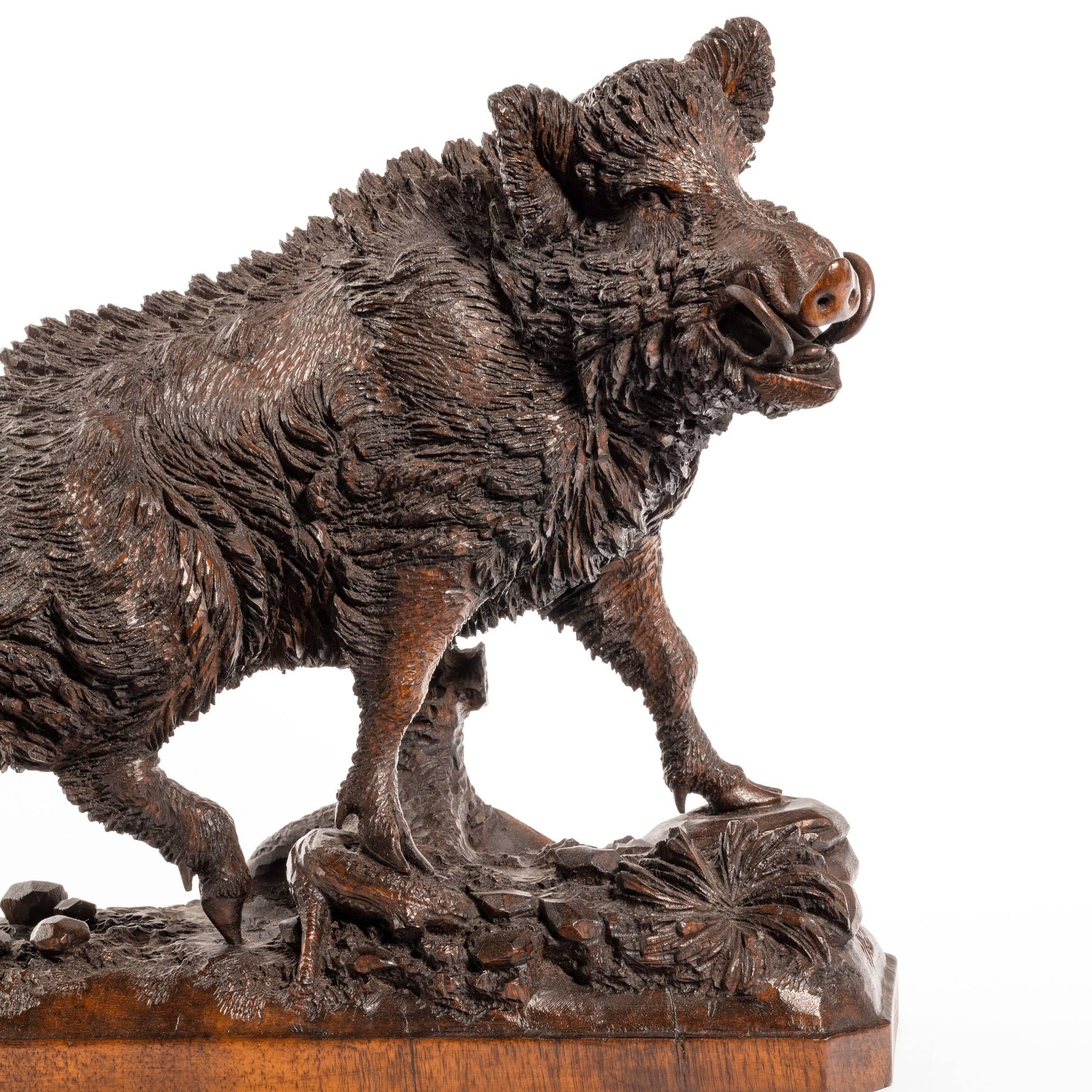 Lindenholz 'Schwarzwald' Modell eines Wildschweins (Schweizerisch)