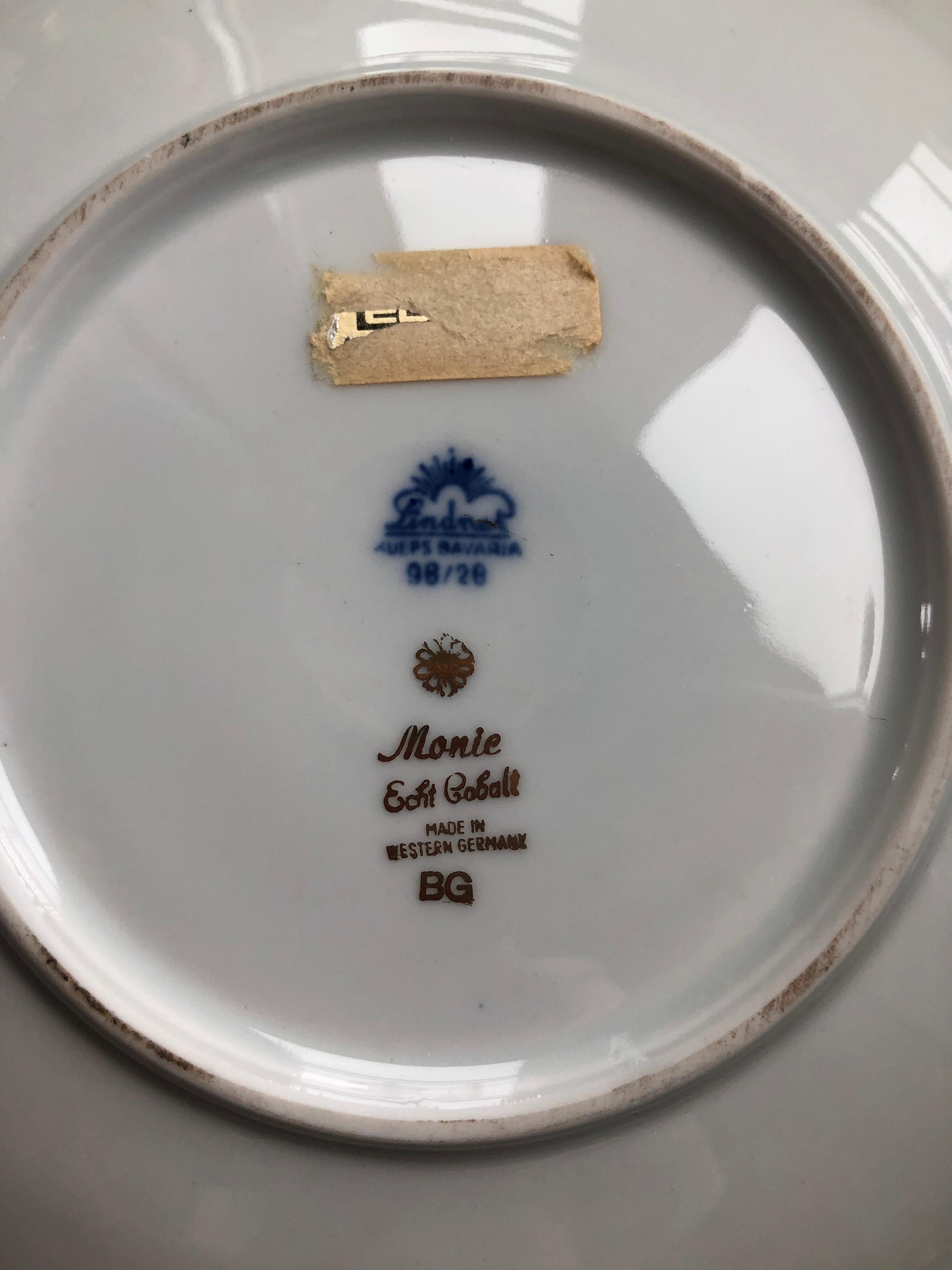 Lindner Fine German Porcelain Cobalt Blue Decorative Plate with Gold Finish In Good Condition In Sofia, BG