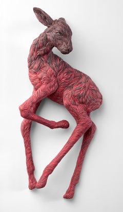 „Nostos“, Wandmontierte Keramik-Skulptur, farbiges Porzellan, Tier, figurativ