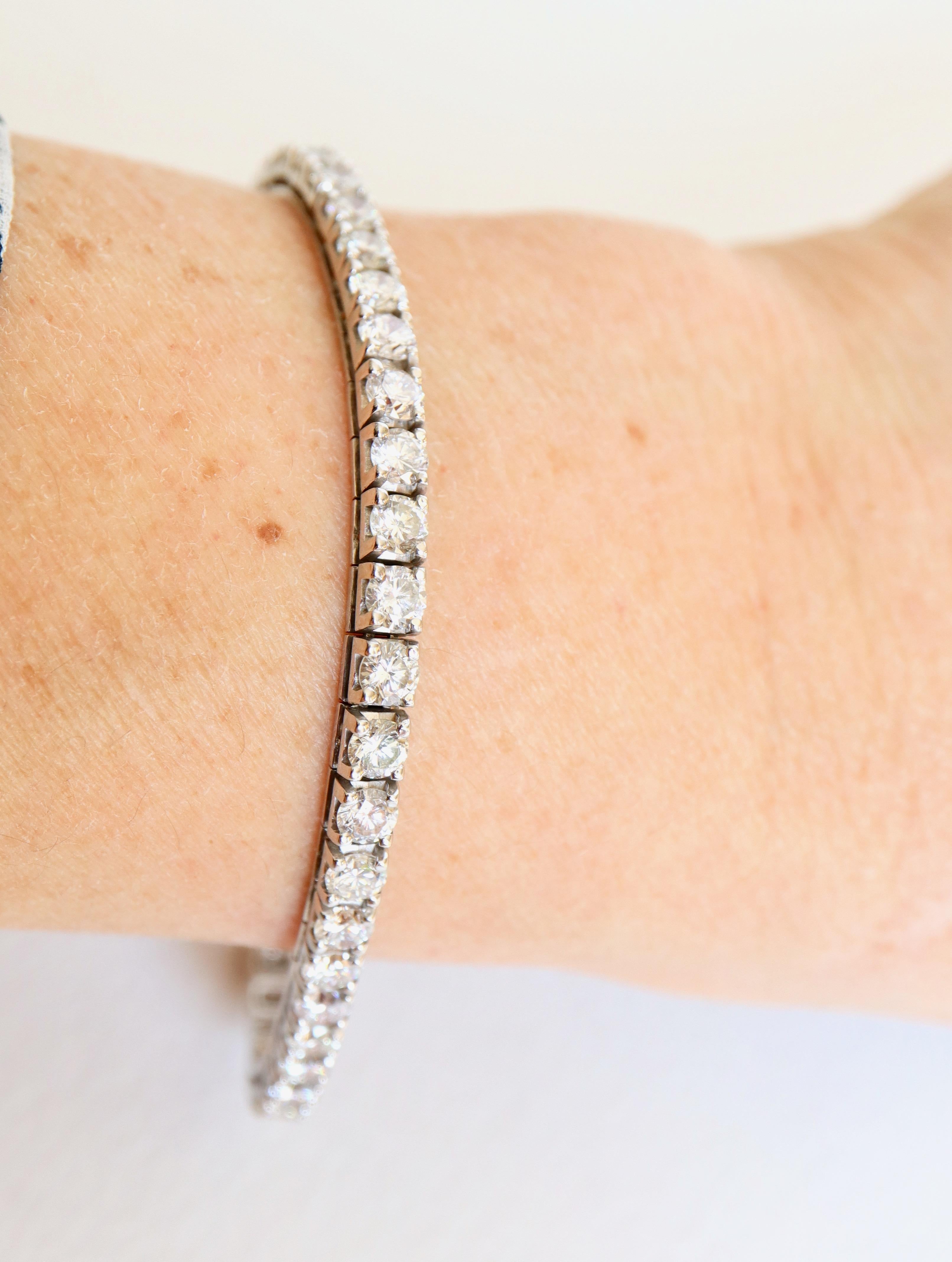 Line Bracelet in 18 Karat White Gold and Diamonds 8.5 Carat 5