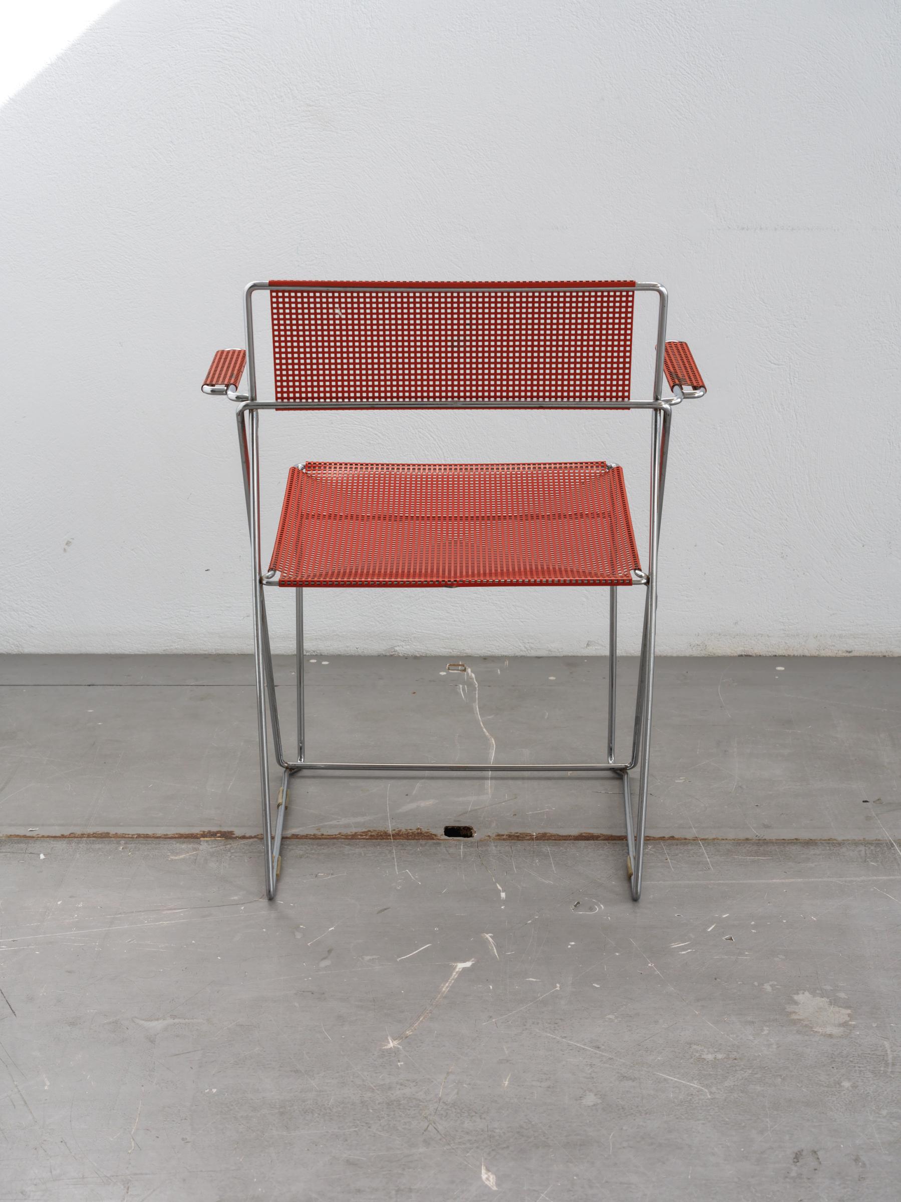 Chaise Line conçue par Niels Jorgen Haugesen pour Magis , 1970. Bon état - En vente à Athens, Attiki