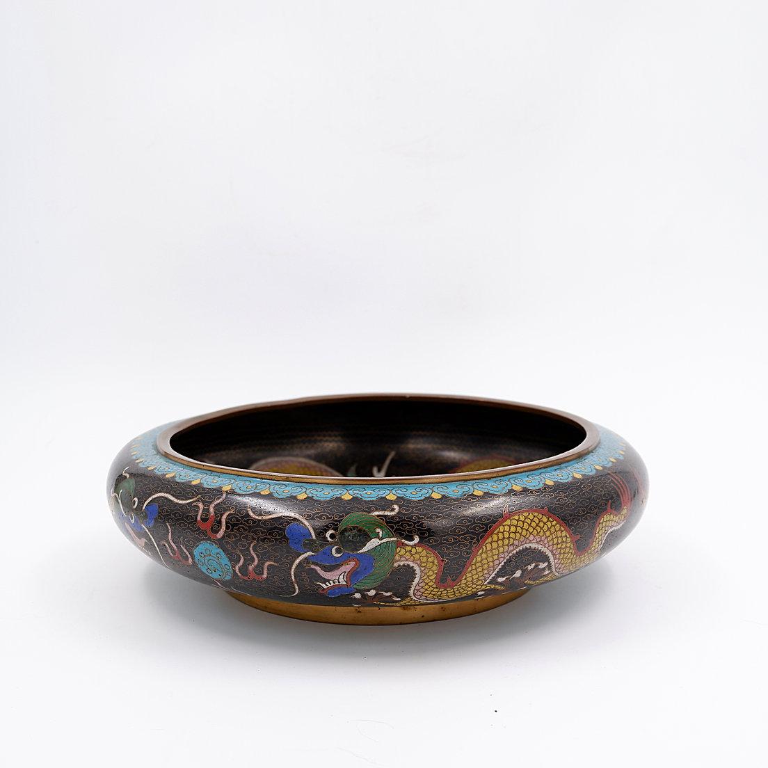 Coppa Cloisonné con draghi, Sig. Zhengde, Cina, anni 20/30. In condizioni buone in vendita a Linkebeek, BE