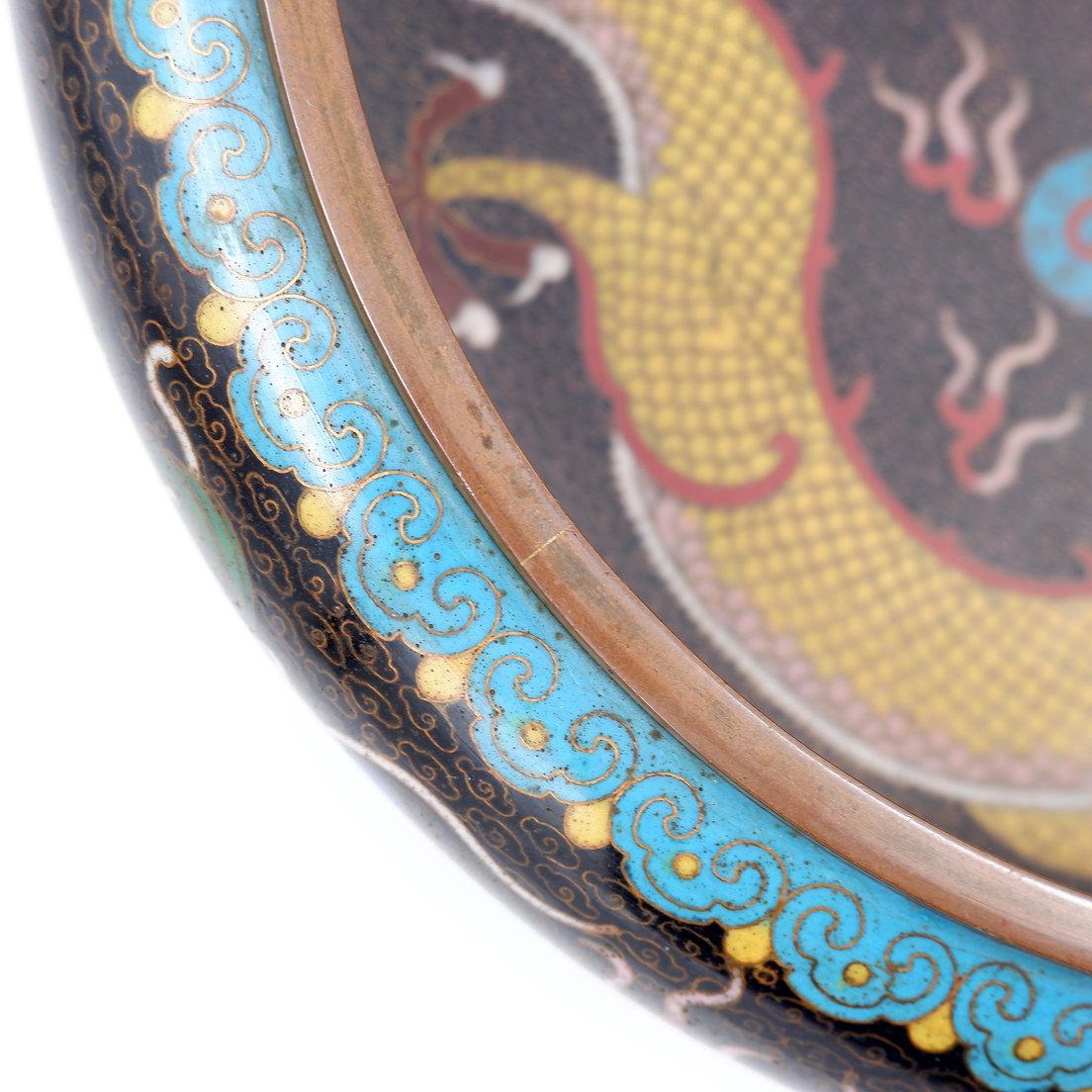 Coppa Cloisonné con draghi, Sig. Zhengde, Cina, anni 20/30. in vendita 1