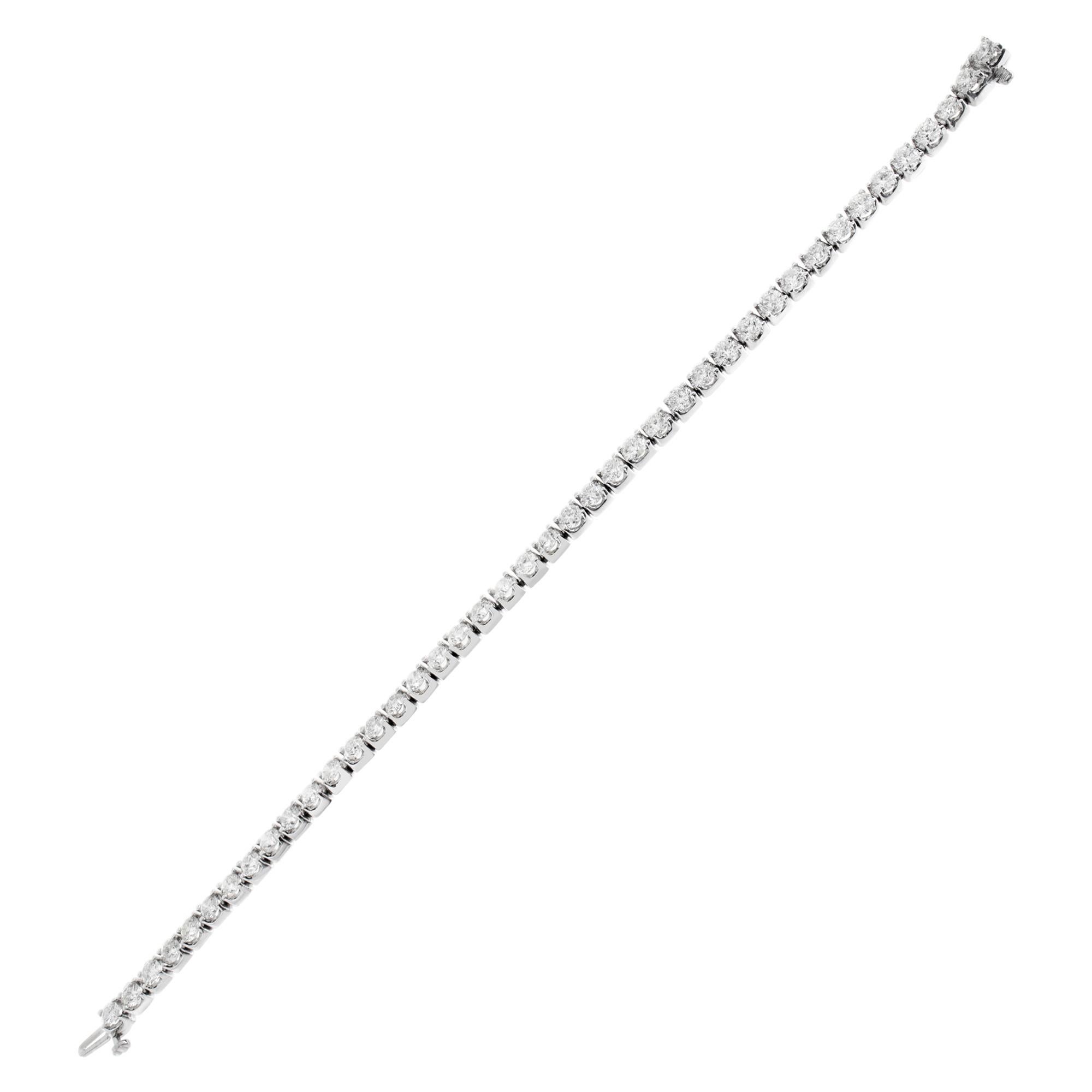 Line Diamond Bracelet with 8.09 Carat Full Cut Round Diamonds Set For Sale 1