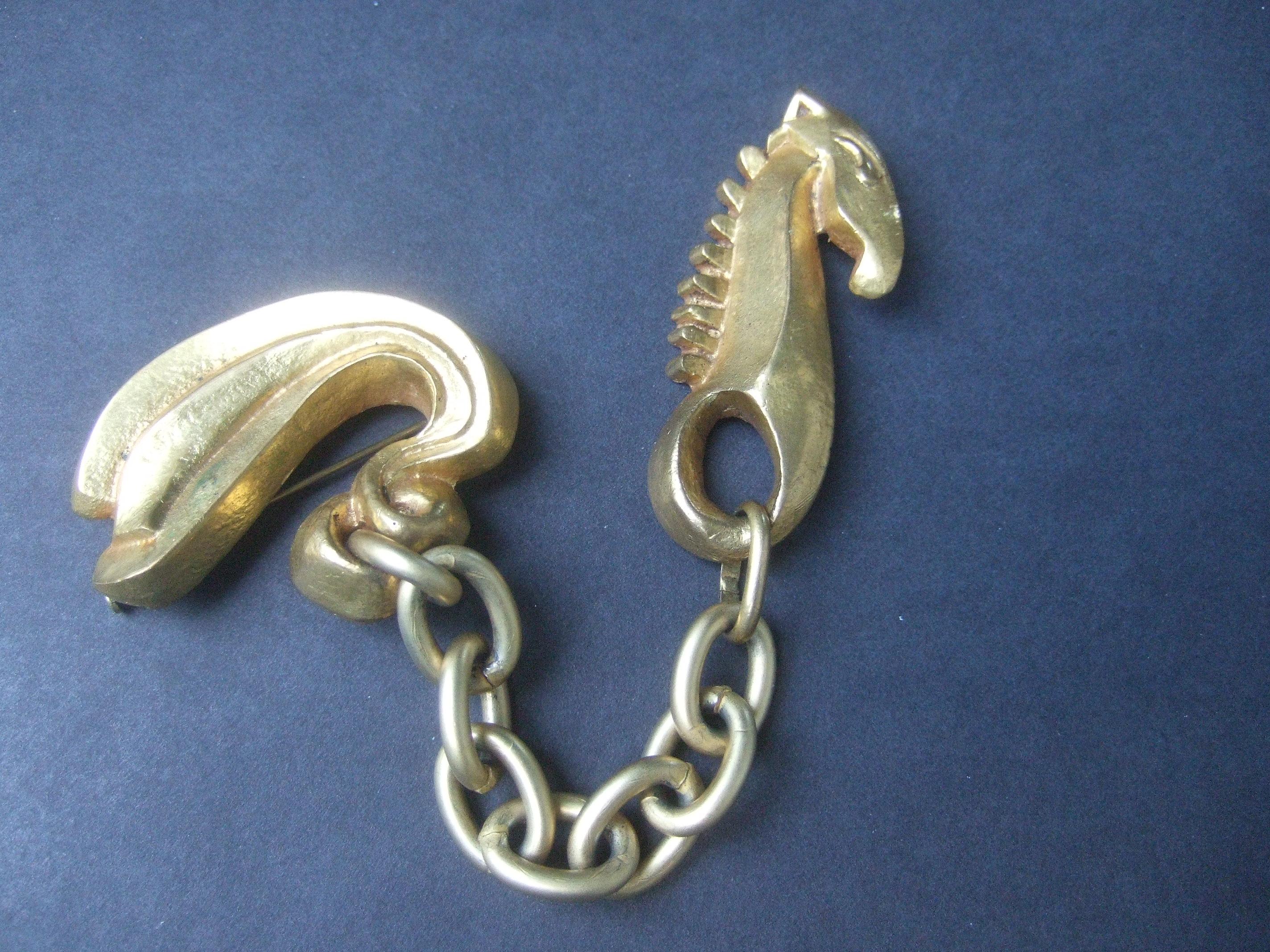 Line Vautrin 1940s Art Deco Articulated Gilt Bronze Seahorse Brooch For Sale 9