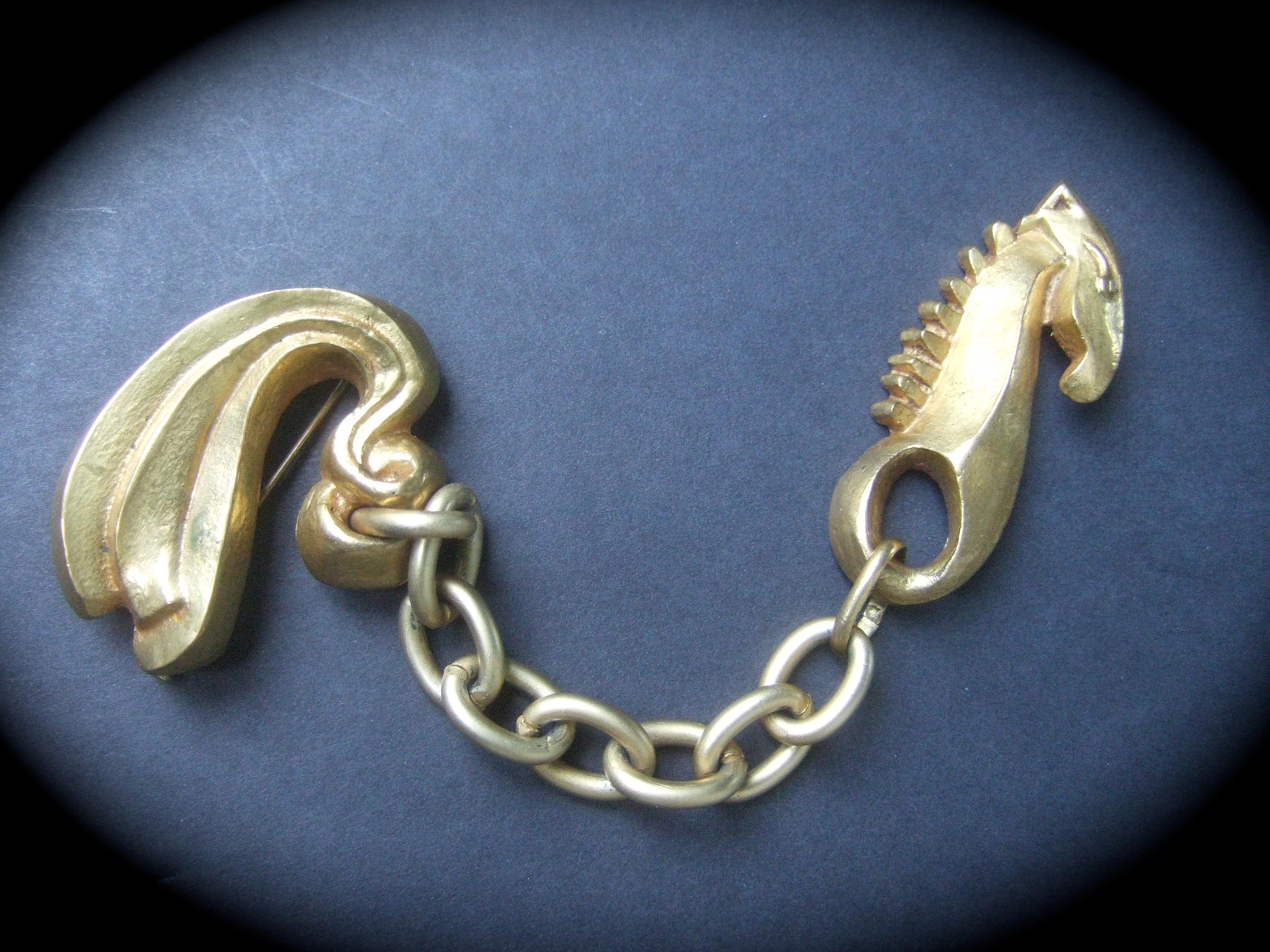 Line Vautrin 1940s Art Deco Articulated Gilt Bronze Seahorse Brooch In Good Condition For Sale In University City, MO