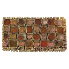 Line Vautrin Geometrische Brosche aus Talosel und rosa Mosaikspiegeln