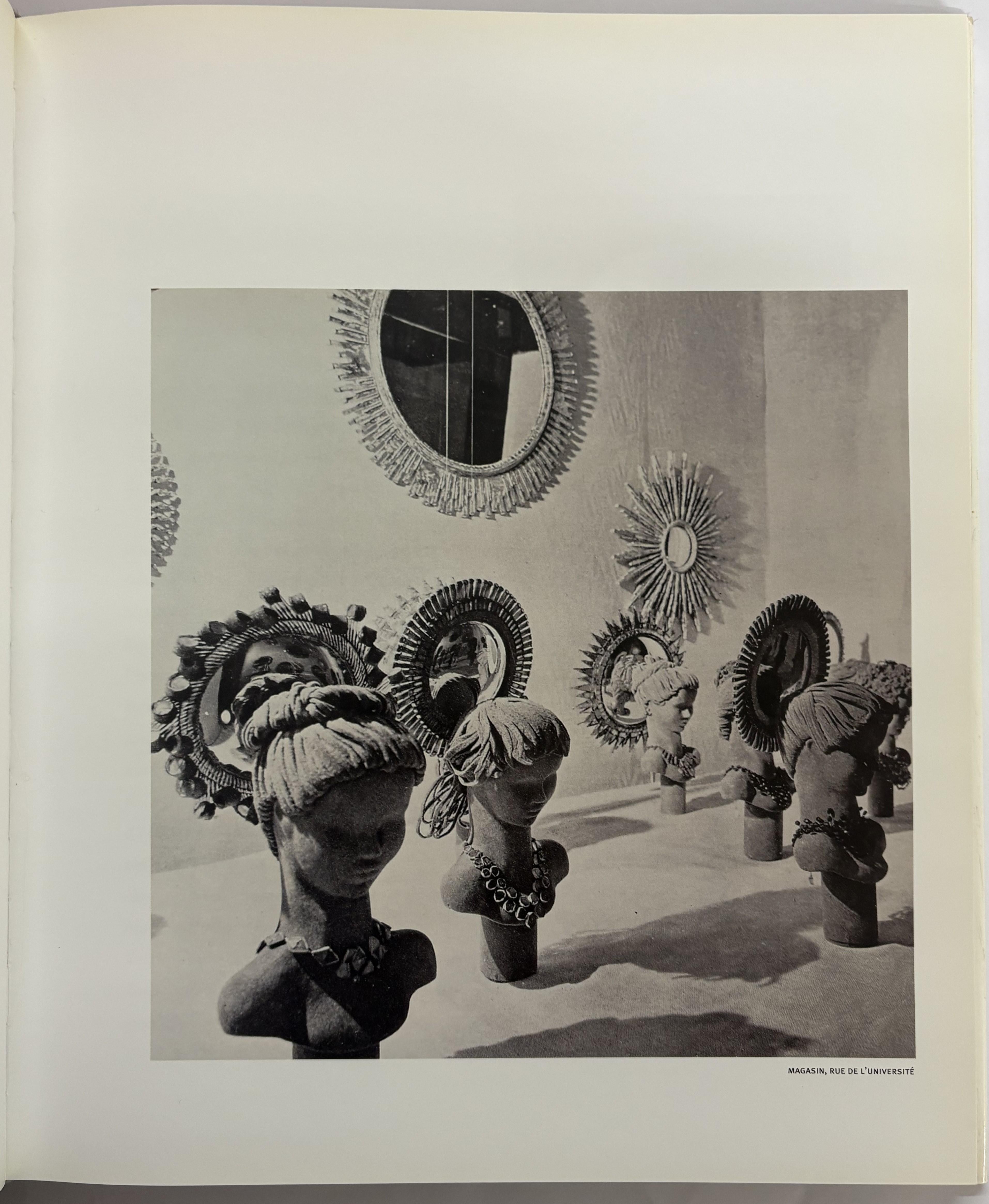 Il s'agit d'une édition limitée à dos rigide avec la jaquette d'origine, en très bon état. Line Brilliante a été l'une des figures les plus brillantes et les plus novatrices des arts décoratifs parisiens et français dans les années qui ont suivi la