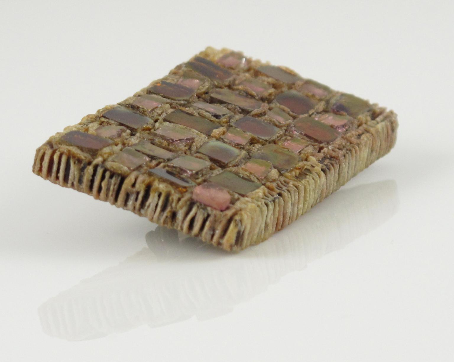Broche Line Vautrin Talosel et miroirs en mosaïque rose en vente 1