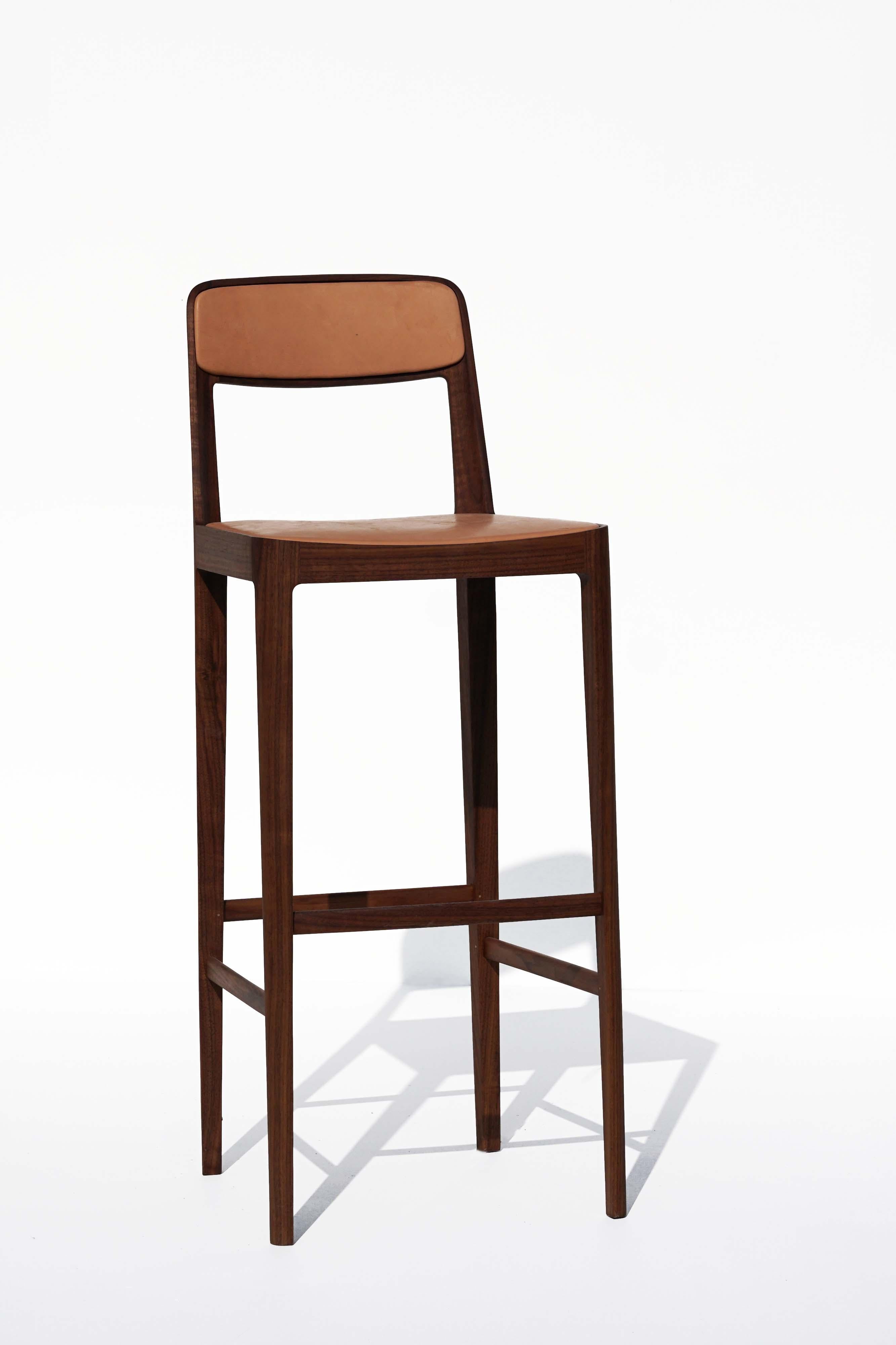 Contemporary Linea Barstool, Walnut with Upholstered Seat and Backrest in Leather (Black) For Sale