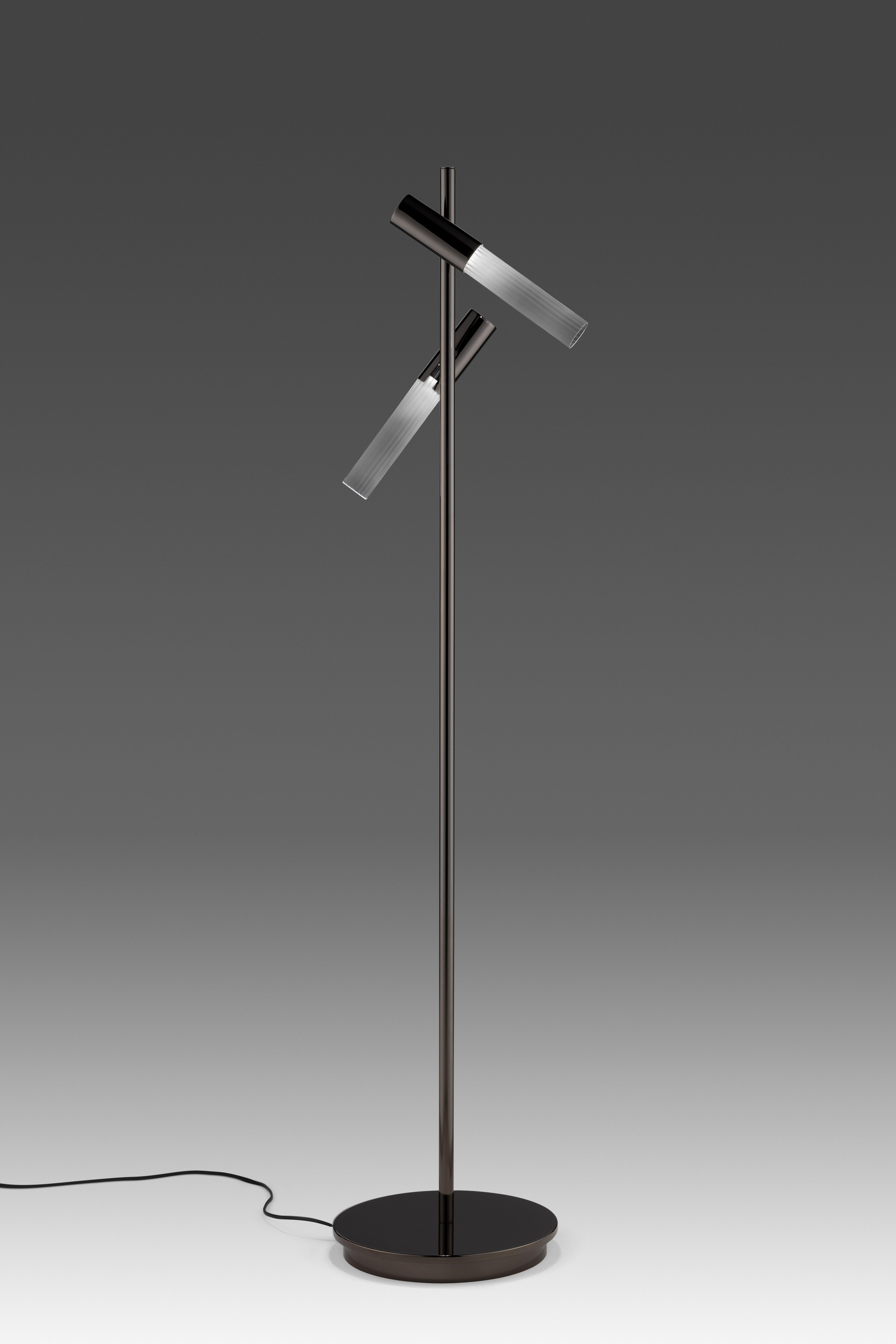 Lámpara de pie Linea by Euroluce Lampadari
Dimensiones: Ø 30 x A 150 cm.
Materiales: Metal y cristal.

Disponible en diferentes colores. Los precios pueden variar. Todas nuestras lámparas pueden cablearse según cada país. Si se vende a EE.UU., se
