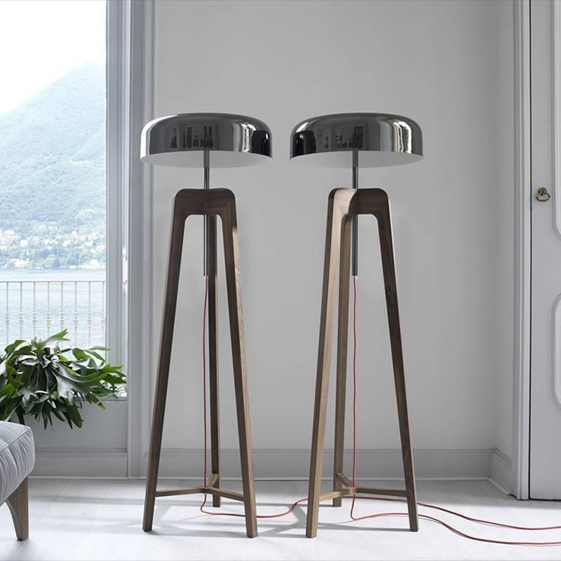 Linea Floor Lamp In Excellent Condition For Sale In Paris, FR