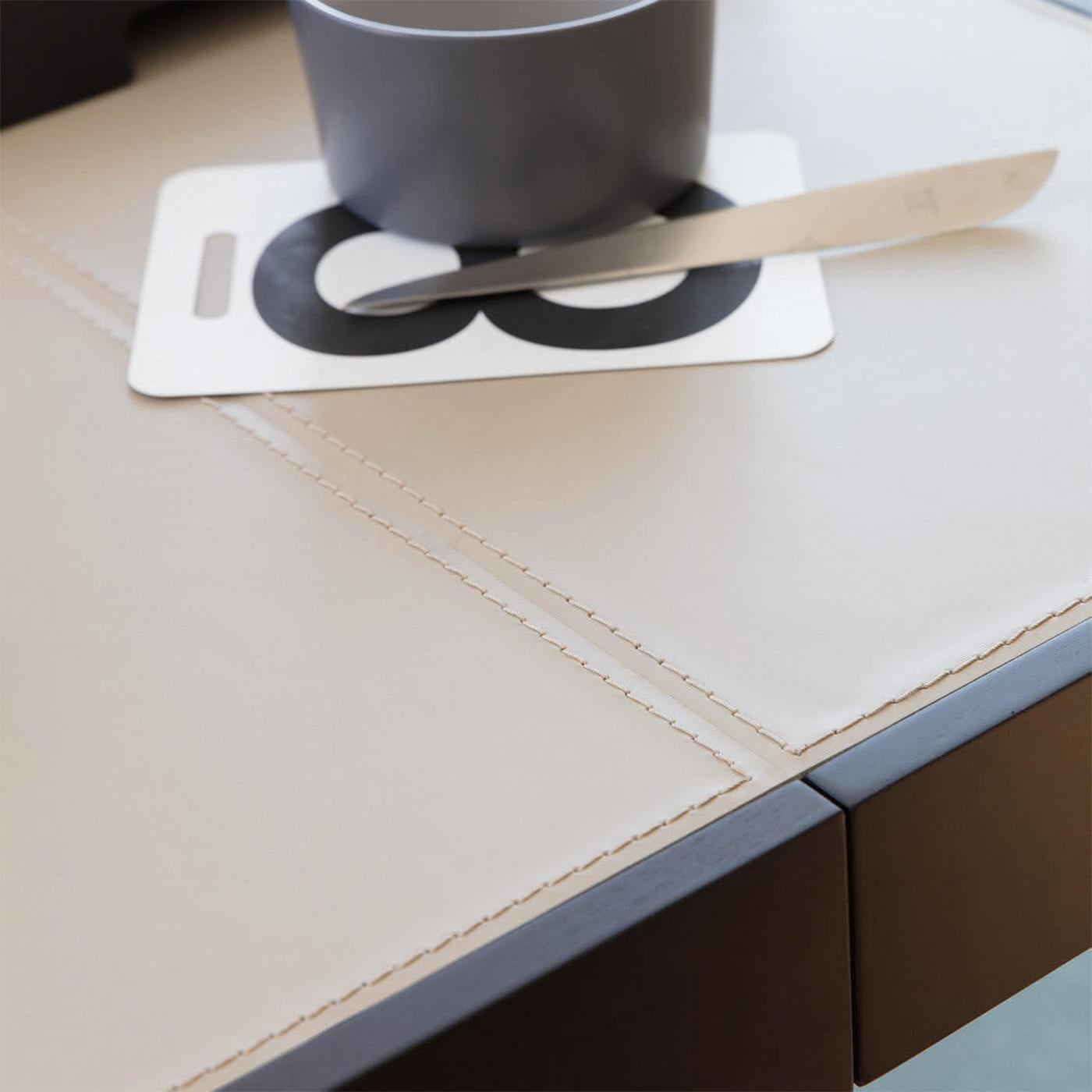 Contemporary Linea Leather Desk For Sale
