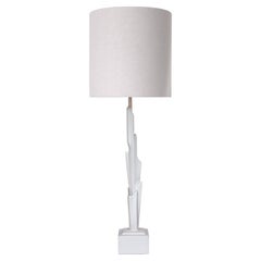 Lampe de table sculpturale en plâtre blanc Linea