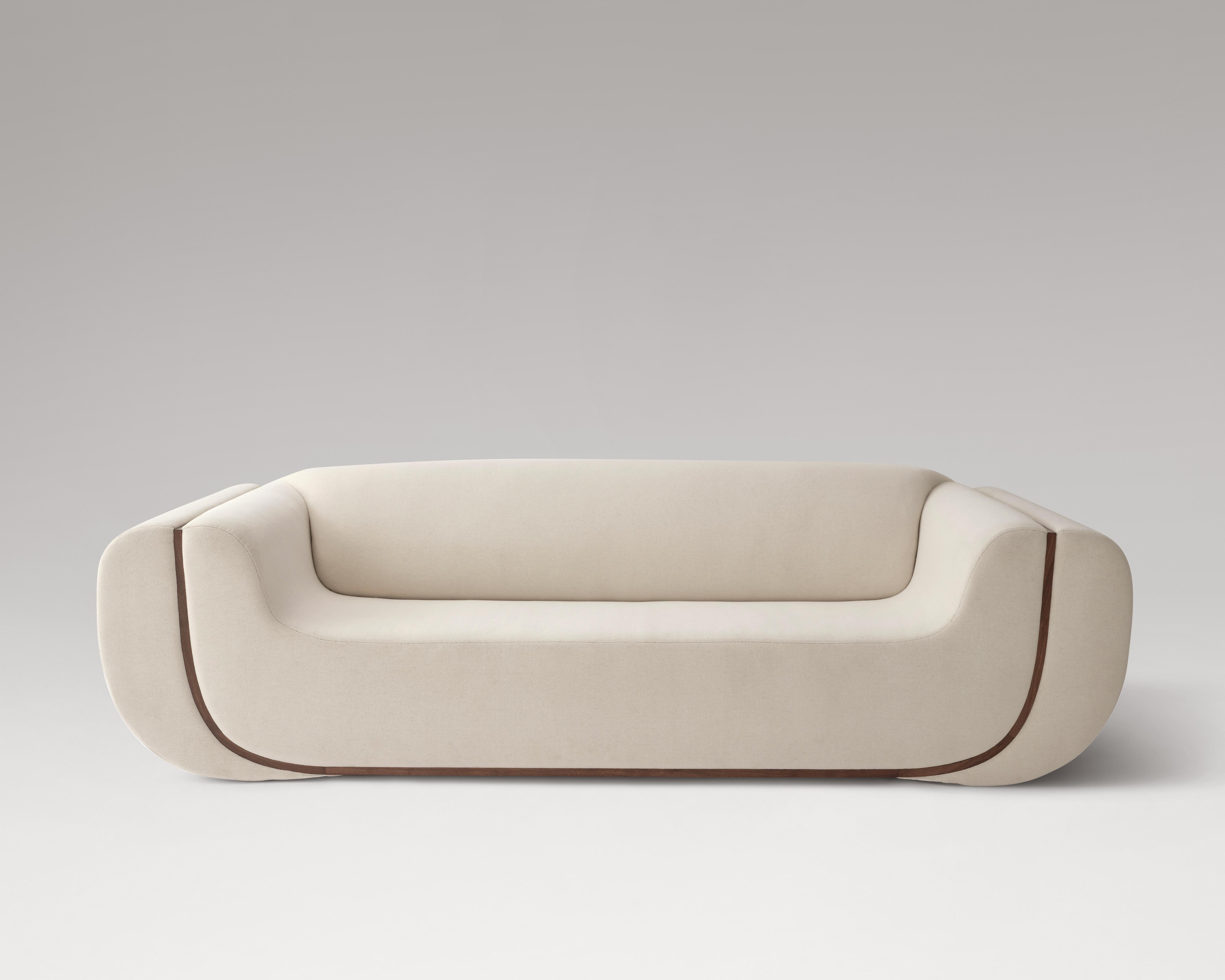 Canapé Linea, tissu COM avec détails en noyer, par Estudio Persona en vente 1