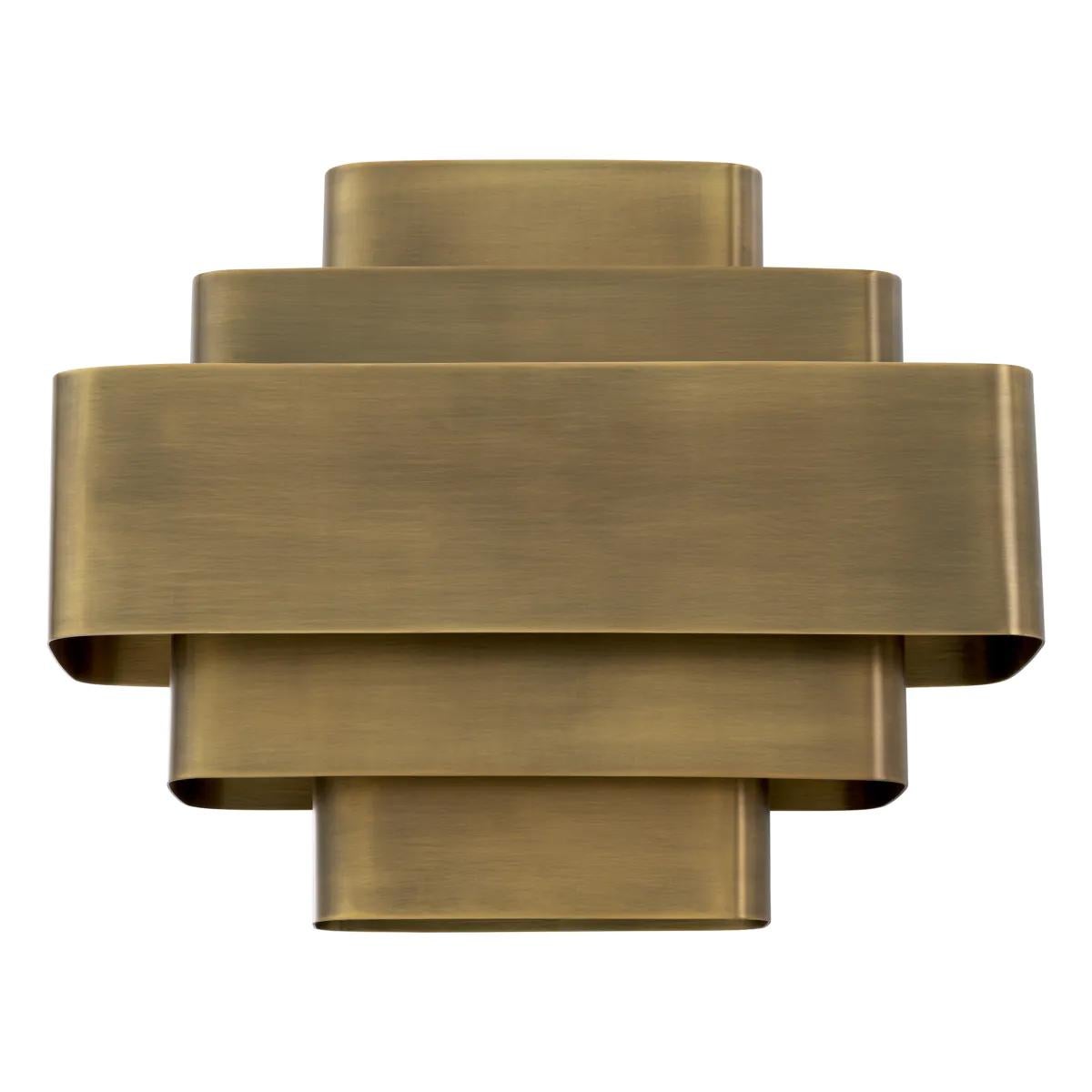 Wall Lamp Linear Brass with structure in 
aluminium and stainless steel in vintage
brass finish. 2 bulbs, lamp holder type E14,
max 40 watt, 220-240 volt. Bulbs not included.
