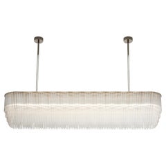 Lampadario lineare 1806mm / 71" in finitura a polvere con profilo in vetro a gradini