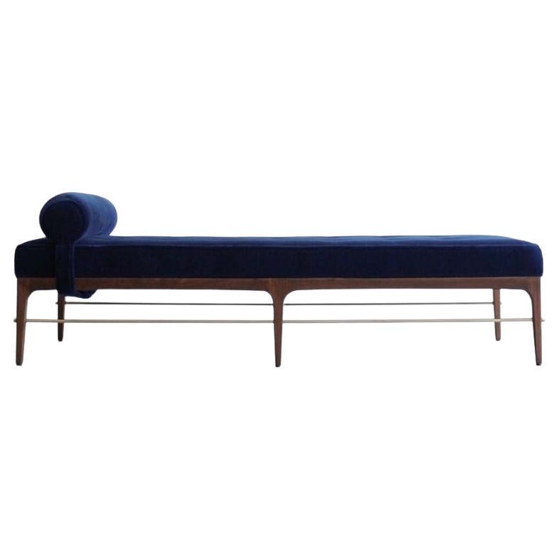 Letto da giorno lineare in noce scuro Serie 72 di Stamford Modern in vendita