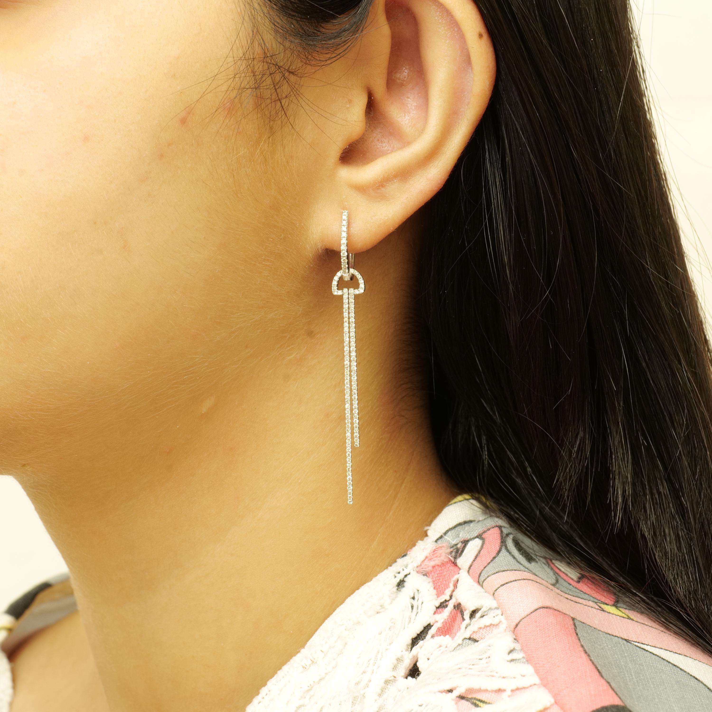Art déco Boucles d'oreilles Linear Drop Two Way Huggie en or massif 14k (certifié) en vente