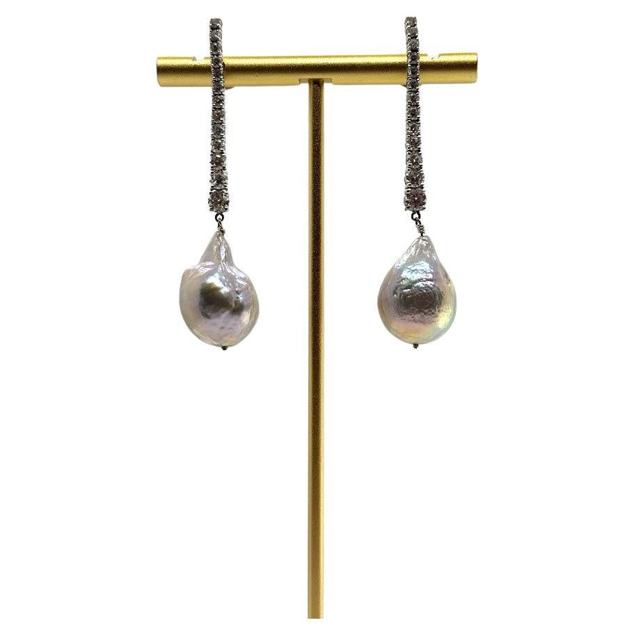 Boucles d'oreilles linéaires graduées avec diamant de 2,00 carats et perle baroque en vente