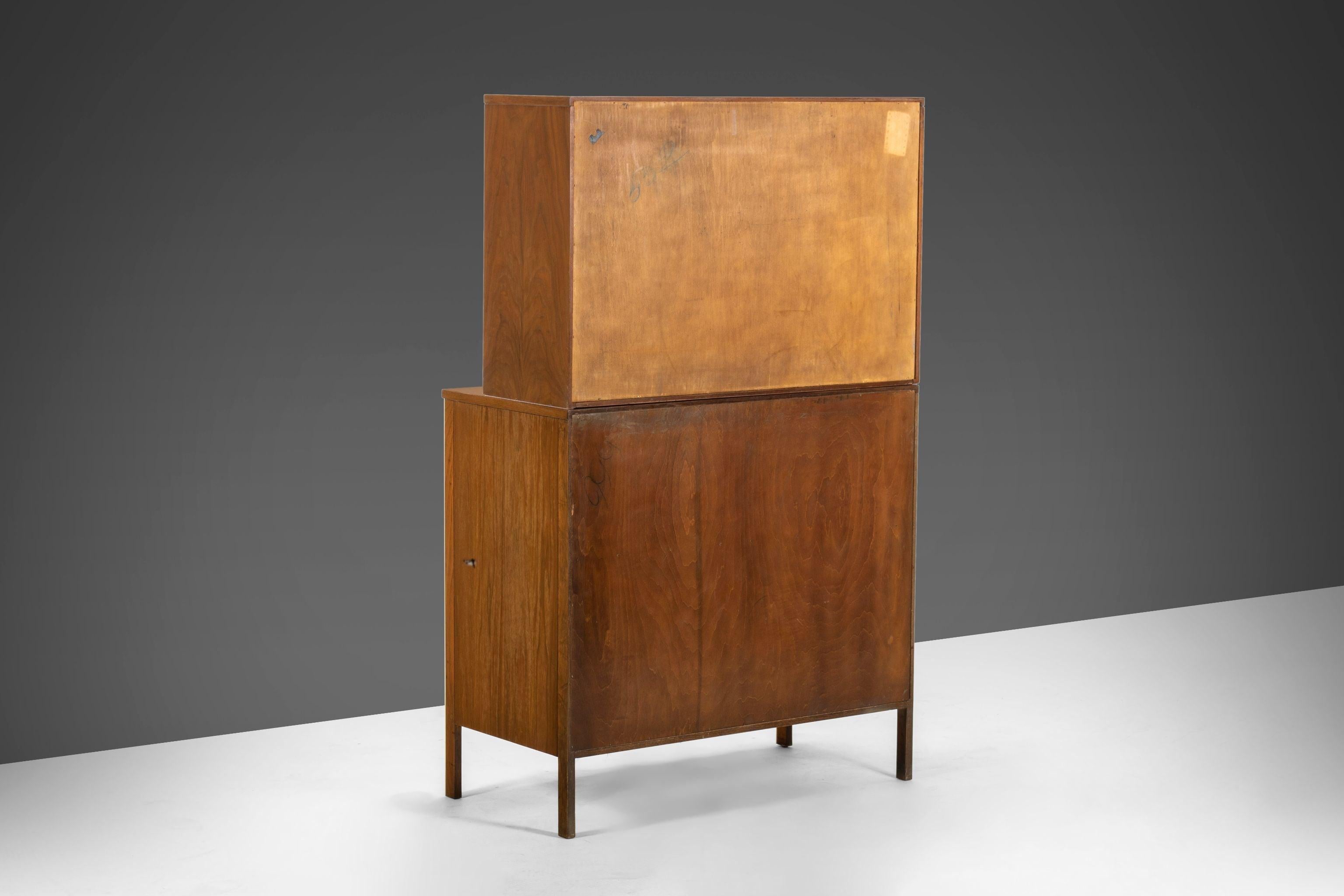 American Linear Group Display Cabinet by Paul McCobb for Calvin Furniture, c. 1960s For Sale
