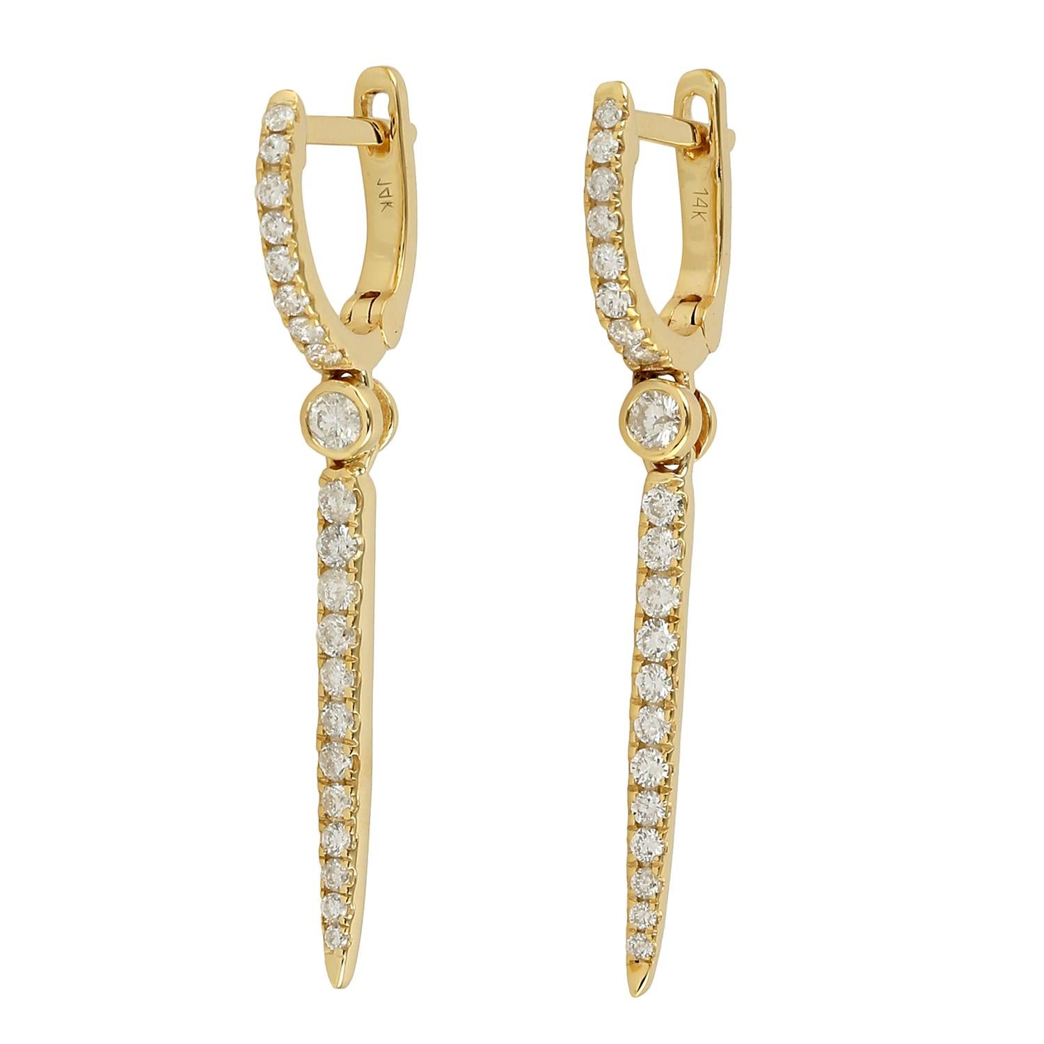 Linear Hoop Diamond 14 Karat White Gold Earrings In New Condition For Sale In Hoffman Estate, IL