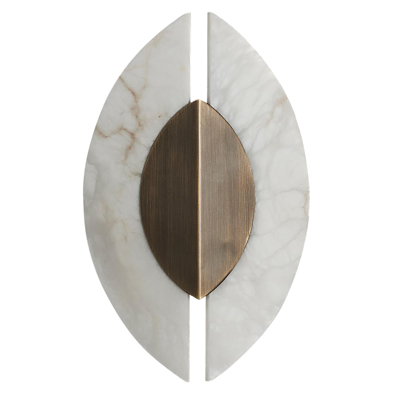 Linearer italienischer Alabaster-Wandleuchter „Shield“, gebürstete Bronze