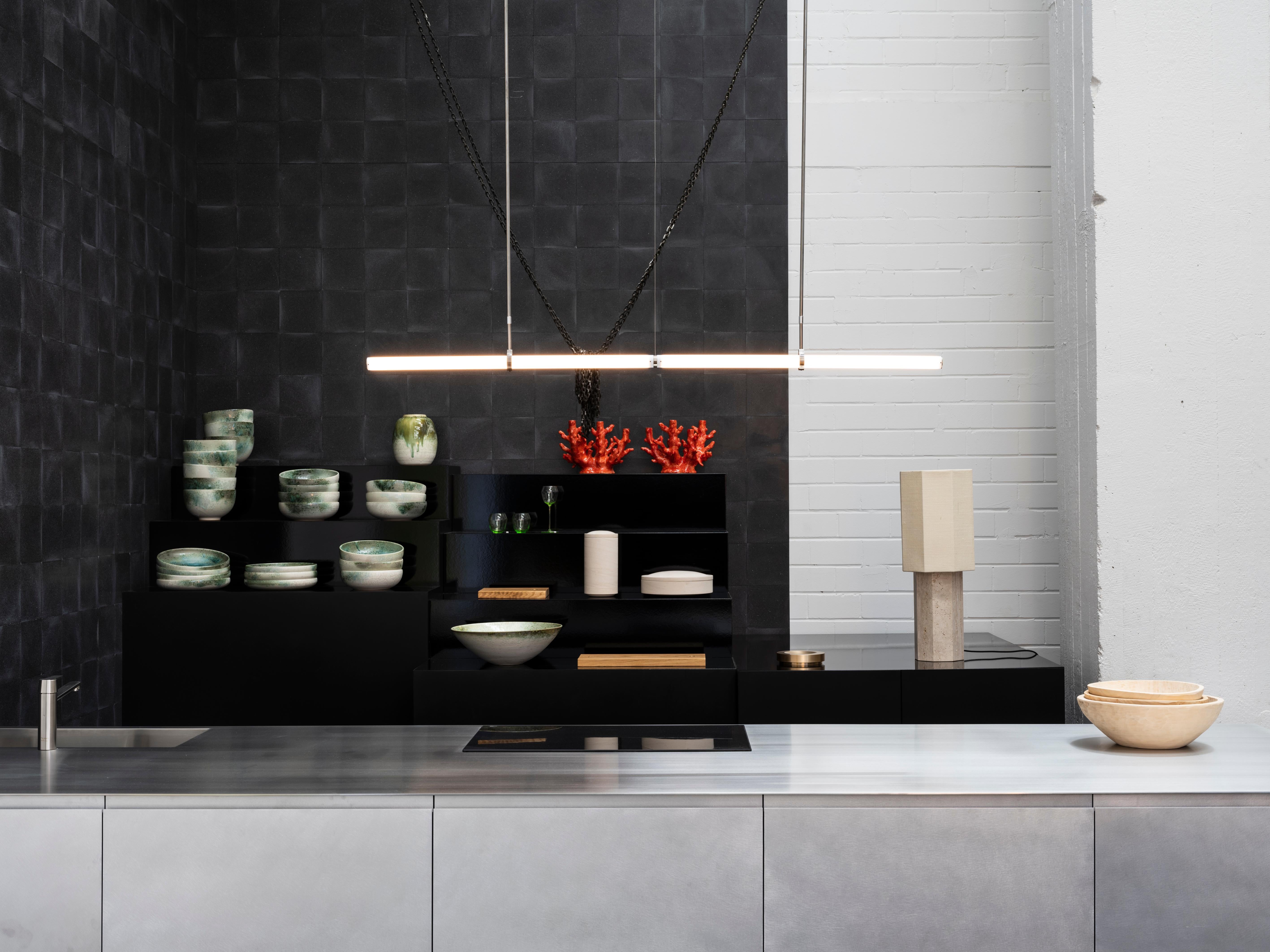 Objeto lineal Light 015 de latón en venta 2