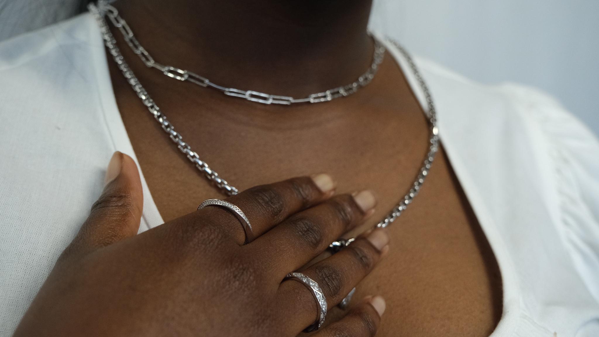Modern Linear Link Curved Necklace, 18k Gold For Sale