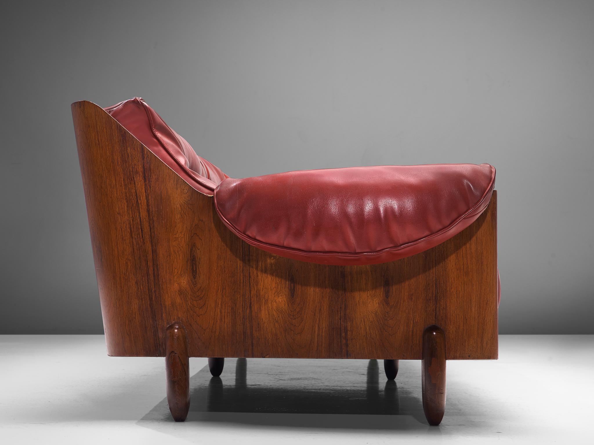 Lineart Moveis e Decoracoes Customizable Sofa in Rosewood 1