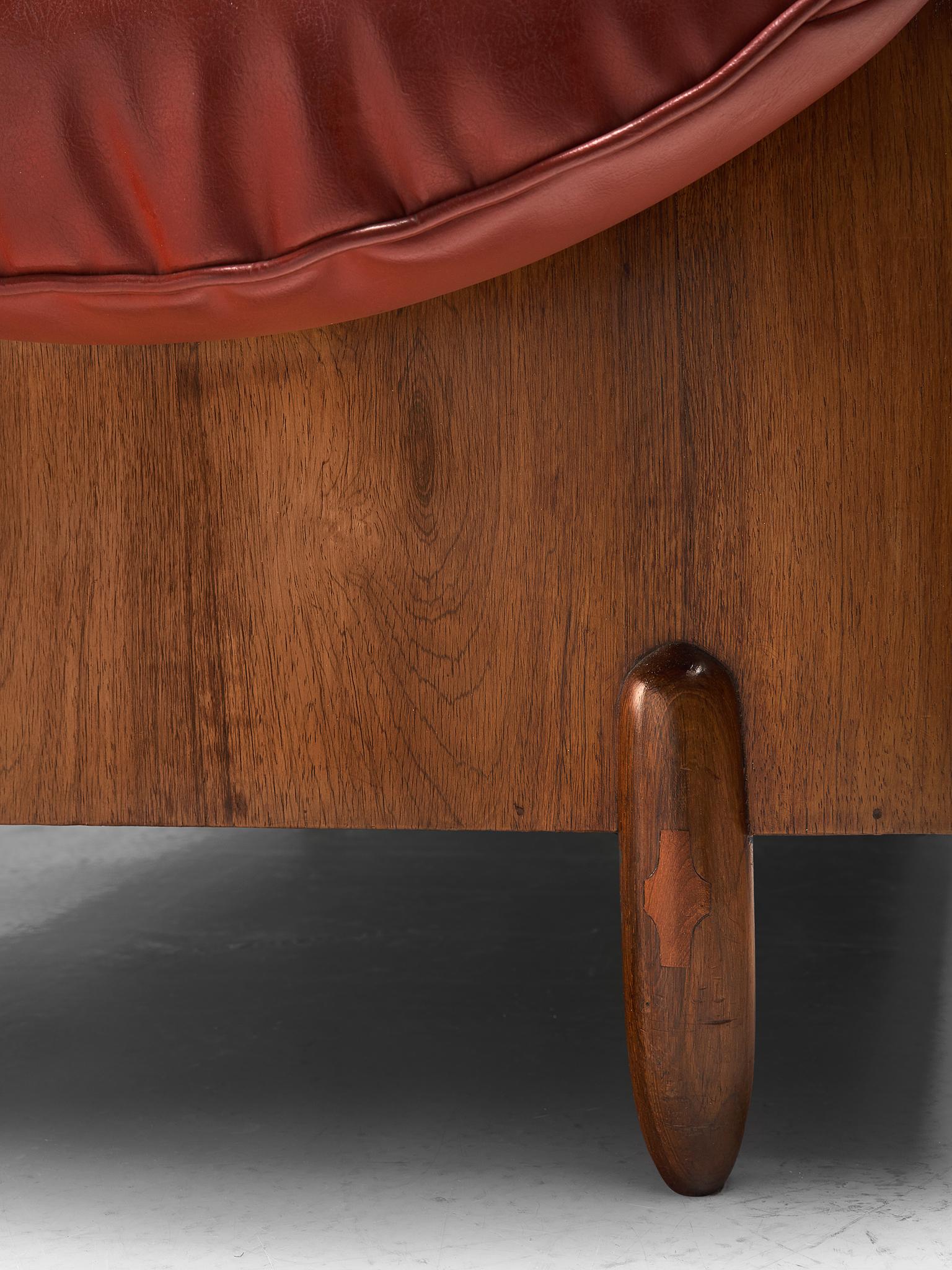 Lineart Moveis e Decoracoes Customizable Sofa in Rosewood 2