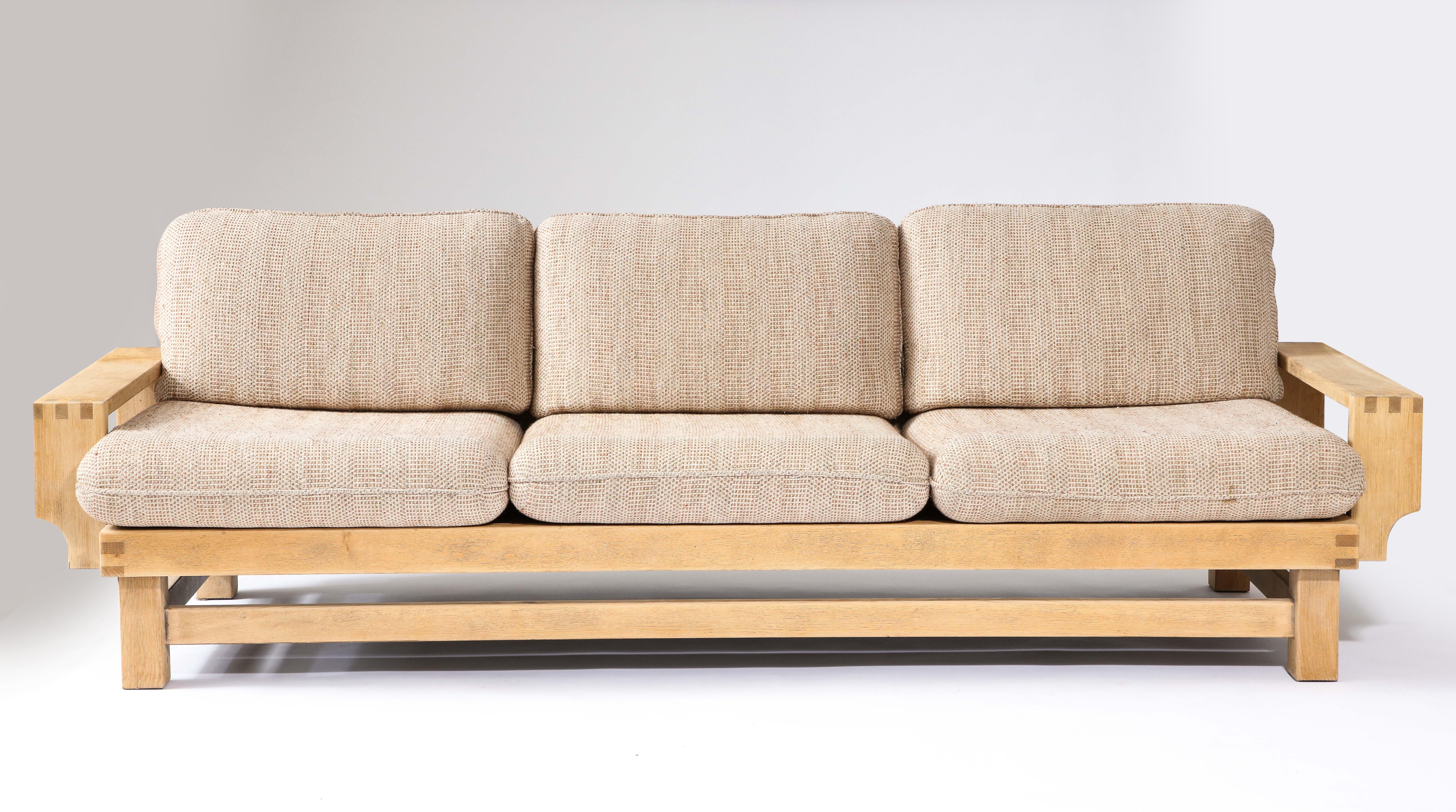 Linen and Oak Constructivist Sofa, The Netherlands, c. 1960 In Excellent Condition In New York City, NY