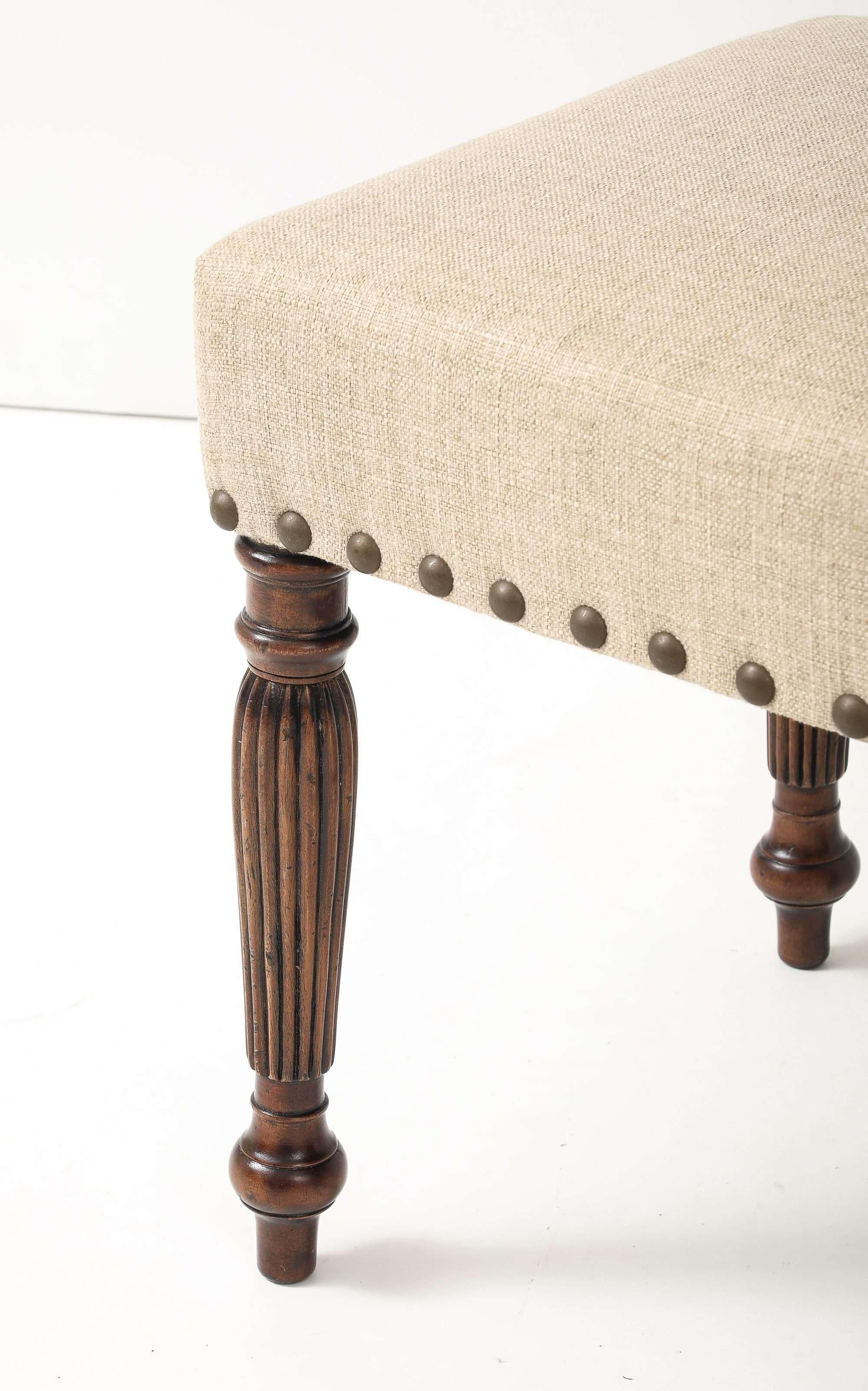 Panchina in lino con gambe tornite in canna in vendita 2