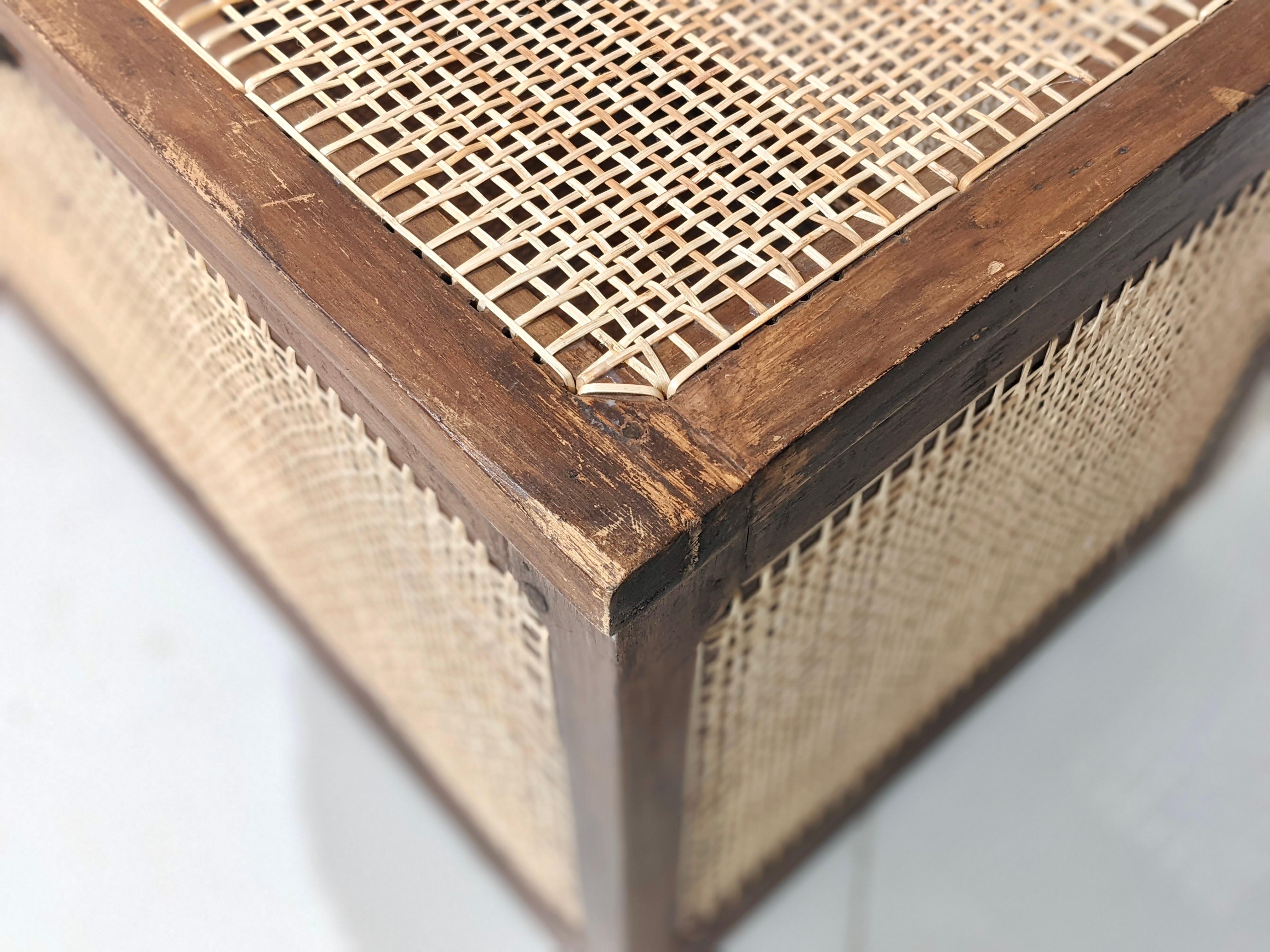Linen box by Pierre Jeanneret 3