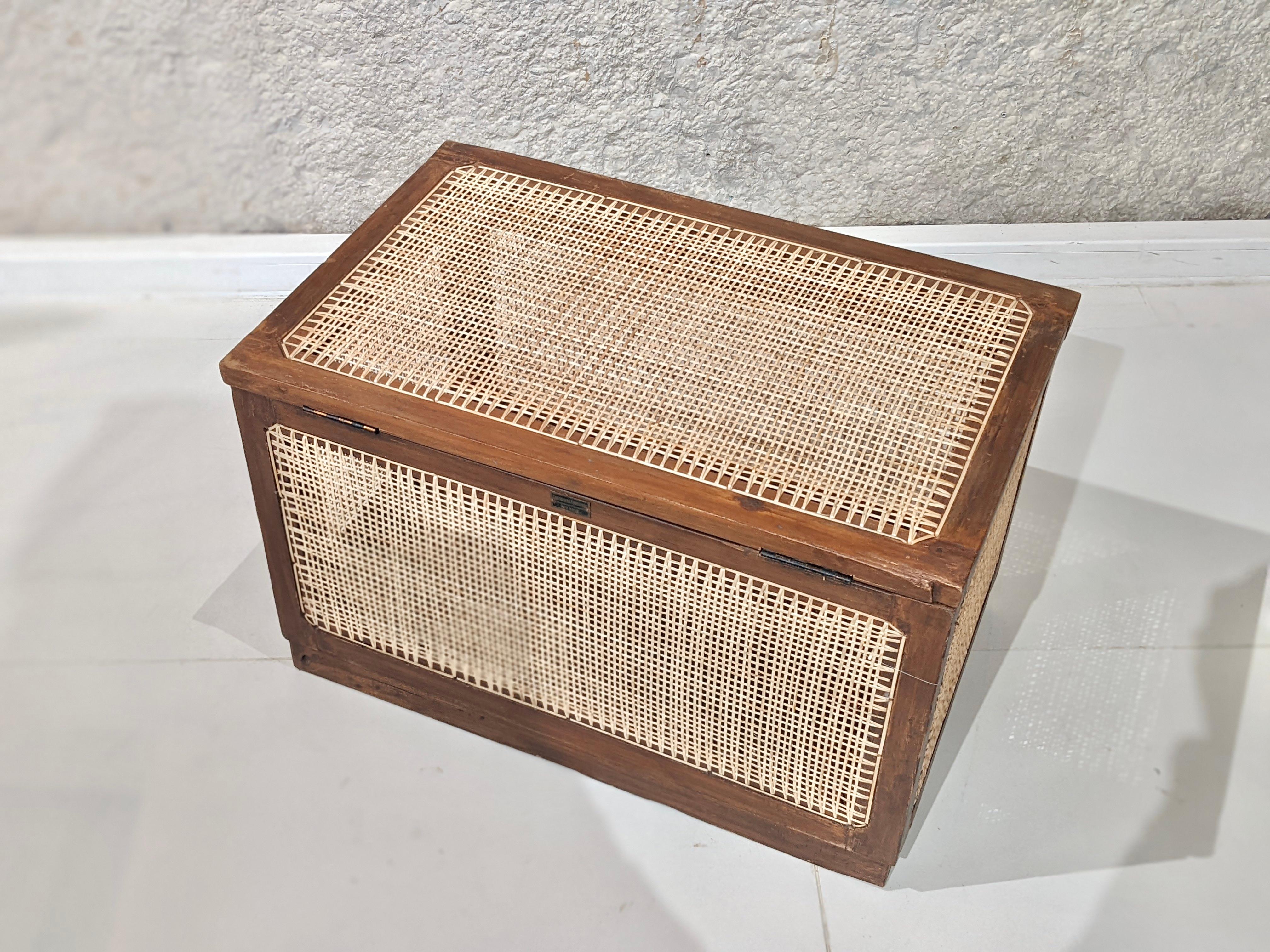 Linen box by Pierre Jeanneret 4